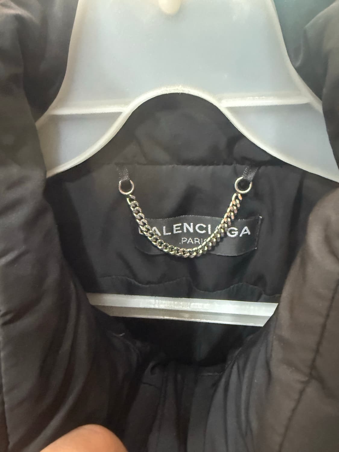 50/105 정품 발렌시아가 C컬패딩 팝니다 상품이미지2