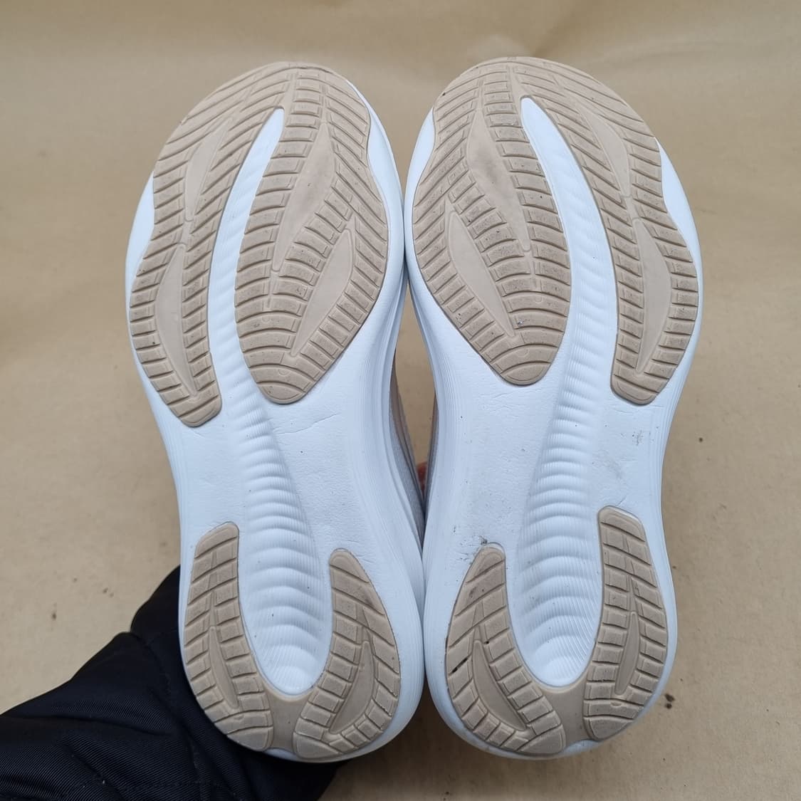 나이키 에어줌 스트럭처24  여성런닝화240  상품이미지3