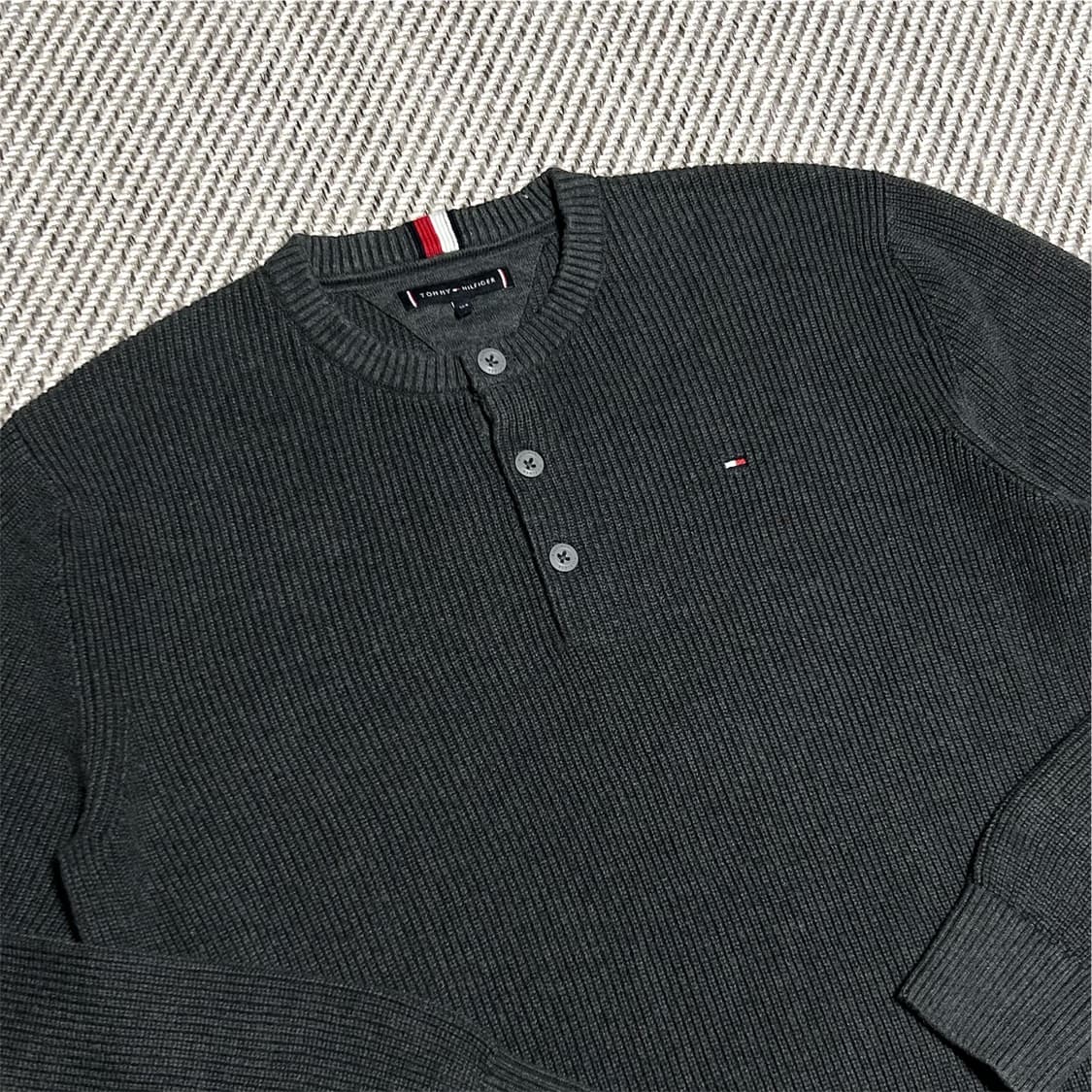 [S] Tommy 타미힐피거 헨리넥 다크그레이 코튼 니트 상품이미지2