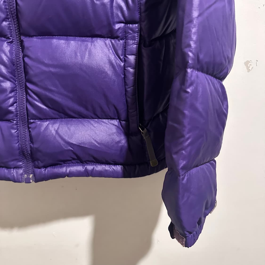 노스페이스 눕시 퍼플 패딩  상품이미지3