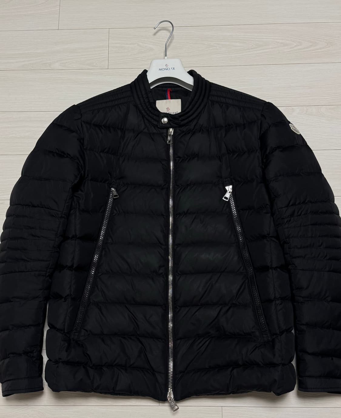 몽클레어 아미오 바이커 패딩 6(105-110) 블랙 상품이미지3
