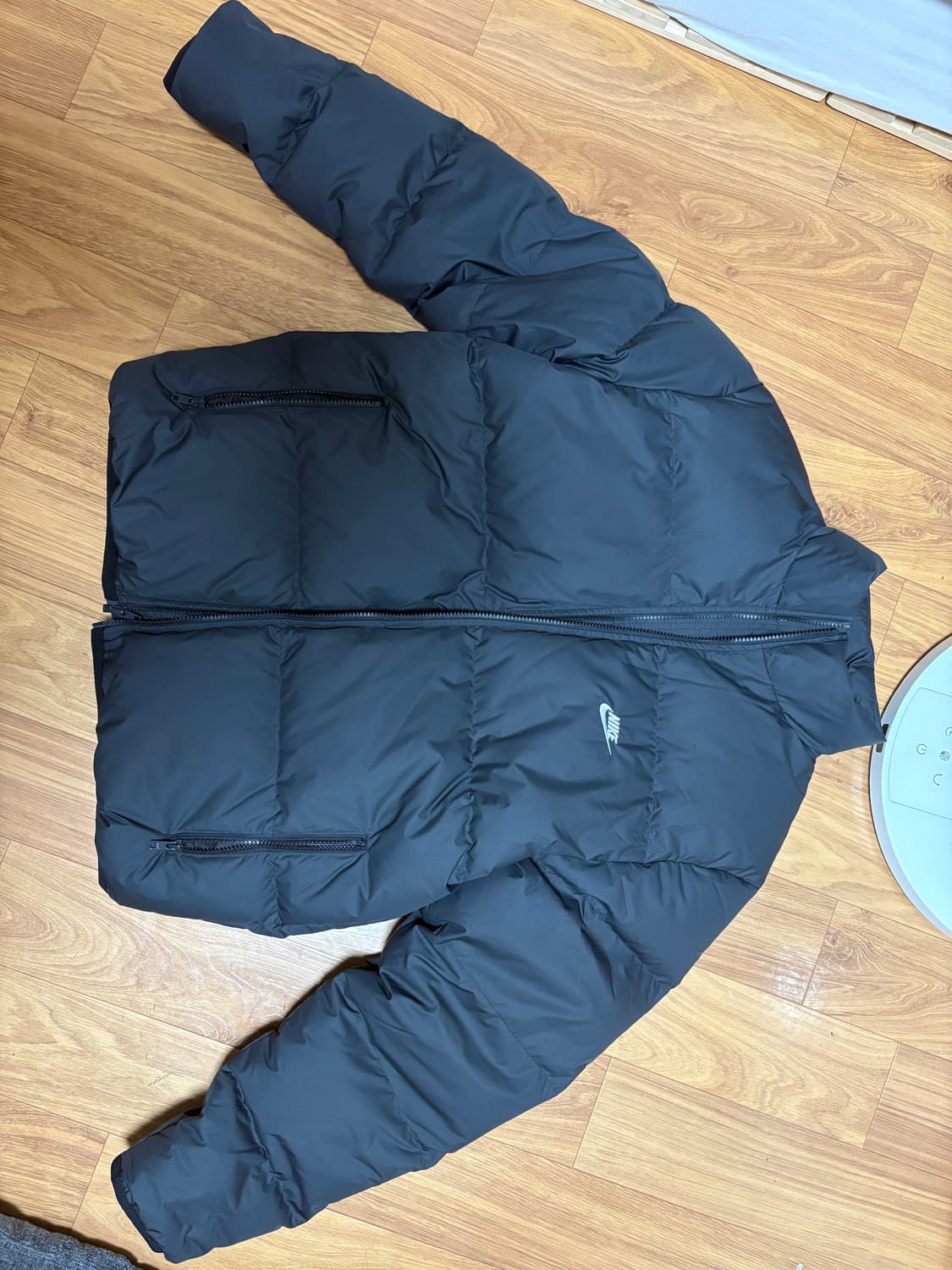 나이키 클럽 써마 핏 숏 패딩 재킷 M사이즈 팝니다  상품이미지1