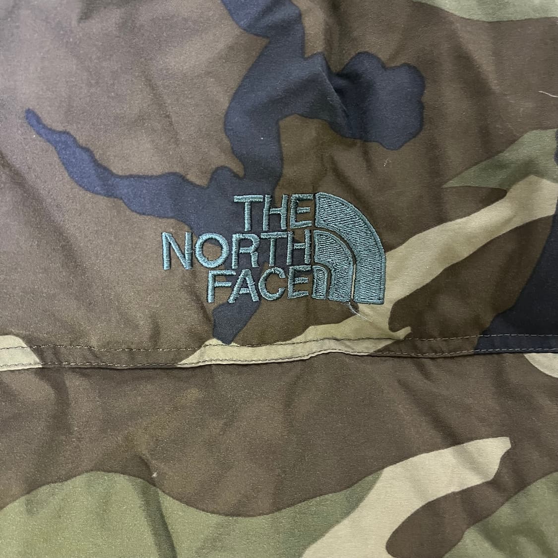 The north face 노스페이스 눕시 700 조끼패딩 카모 xl 상품이미지5