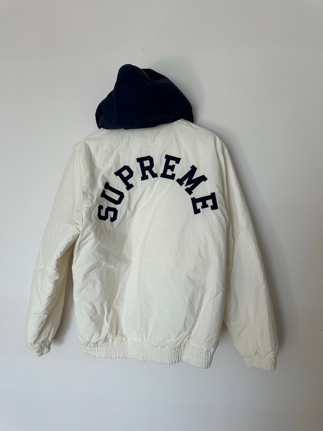 슈프림 x 챔피언 퍼피자켓 화이트 상품이미지2