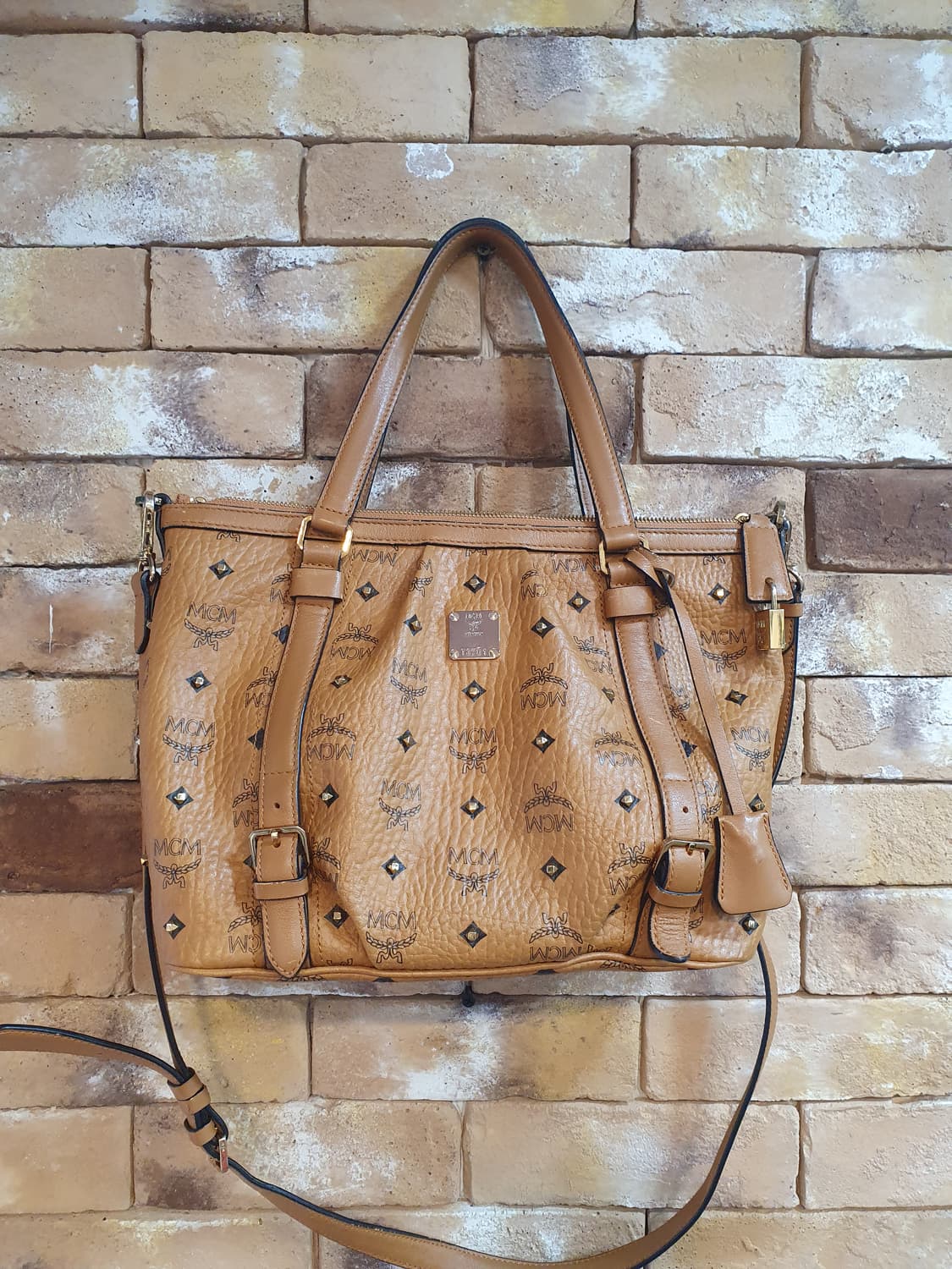 mcm 숄더백 상품이미지1