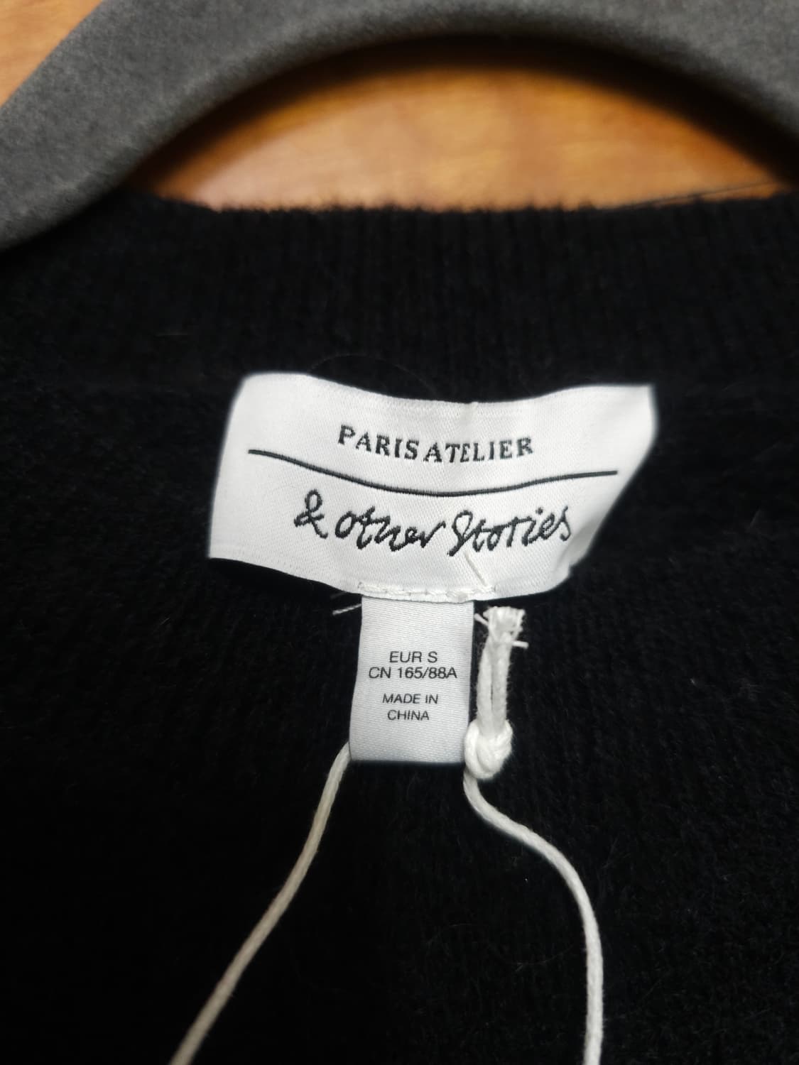 새상품)앤아더스토리즈 알파카 크롭 니트  진주 장식 상품이미지7