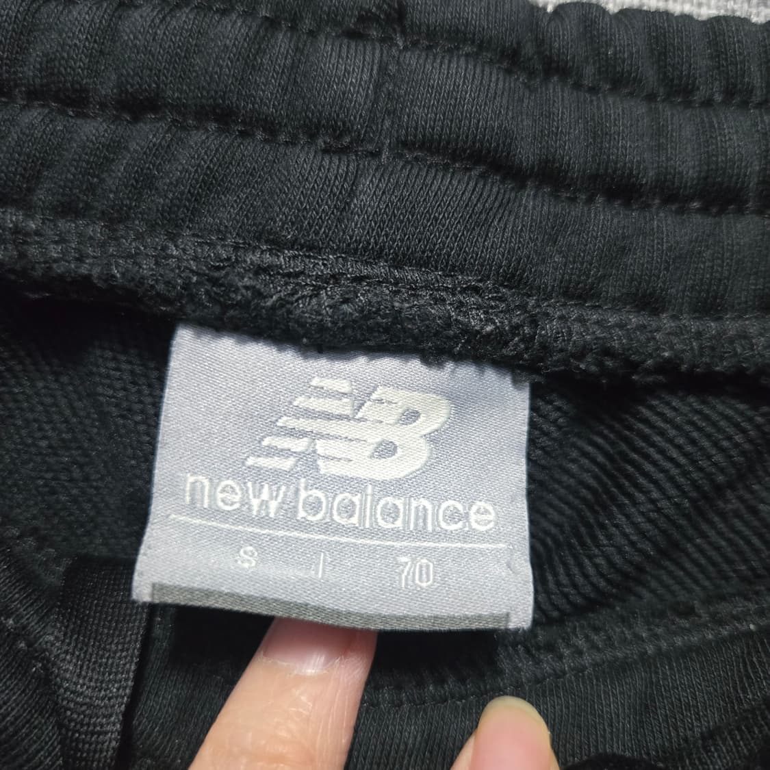 뉴발란스 블랙 와이드핏 트레이닝 바지  상품이미지4