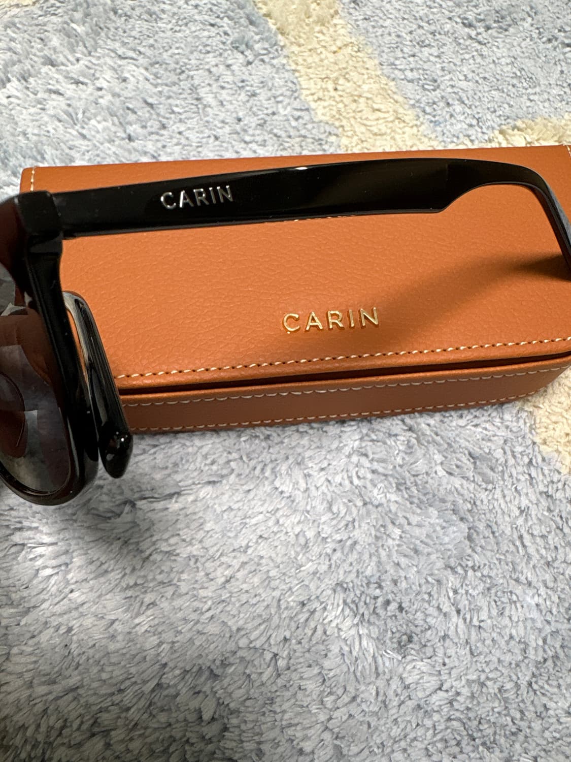 카린 선글라스 판매합니다 상품이미지2