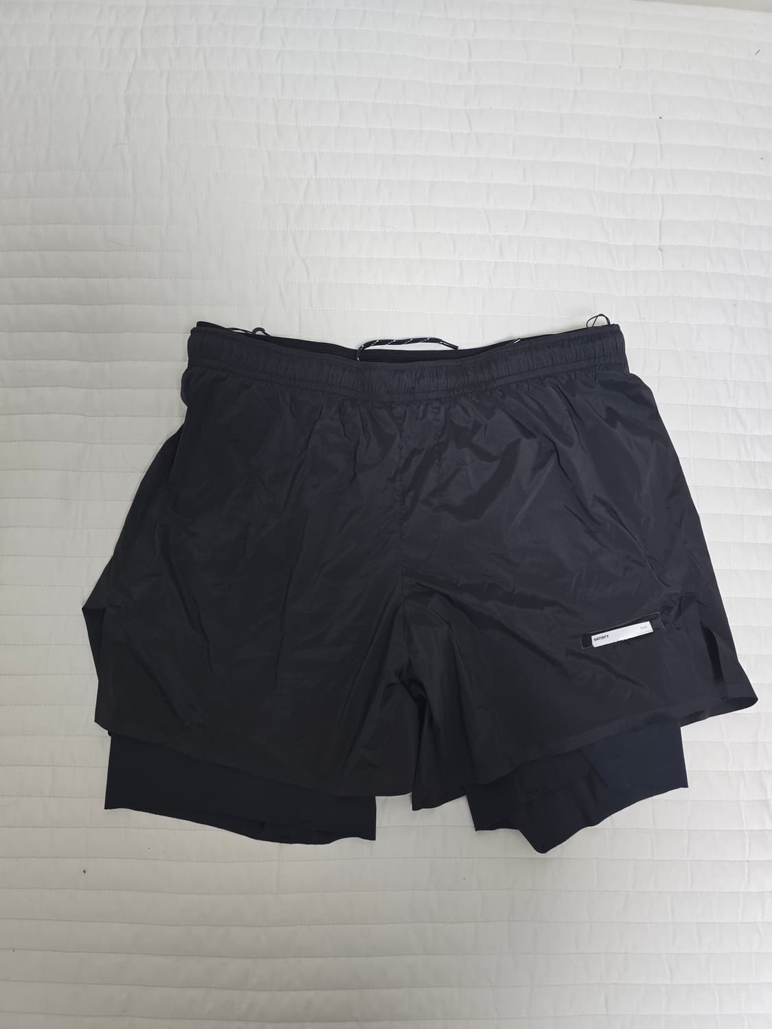 (M) 새티스파이 테크실크 8인치 쇼츠 블랙 상품이미지1
