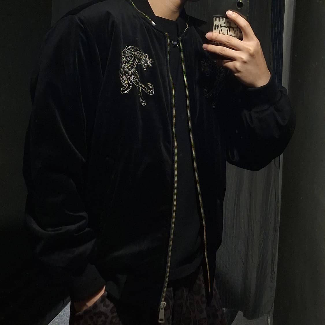 UNDERAIR 언더에어 블랙 호랑이 자수 벨벳 벨루아 스카잔 블루종 L 상품이미지2