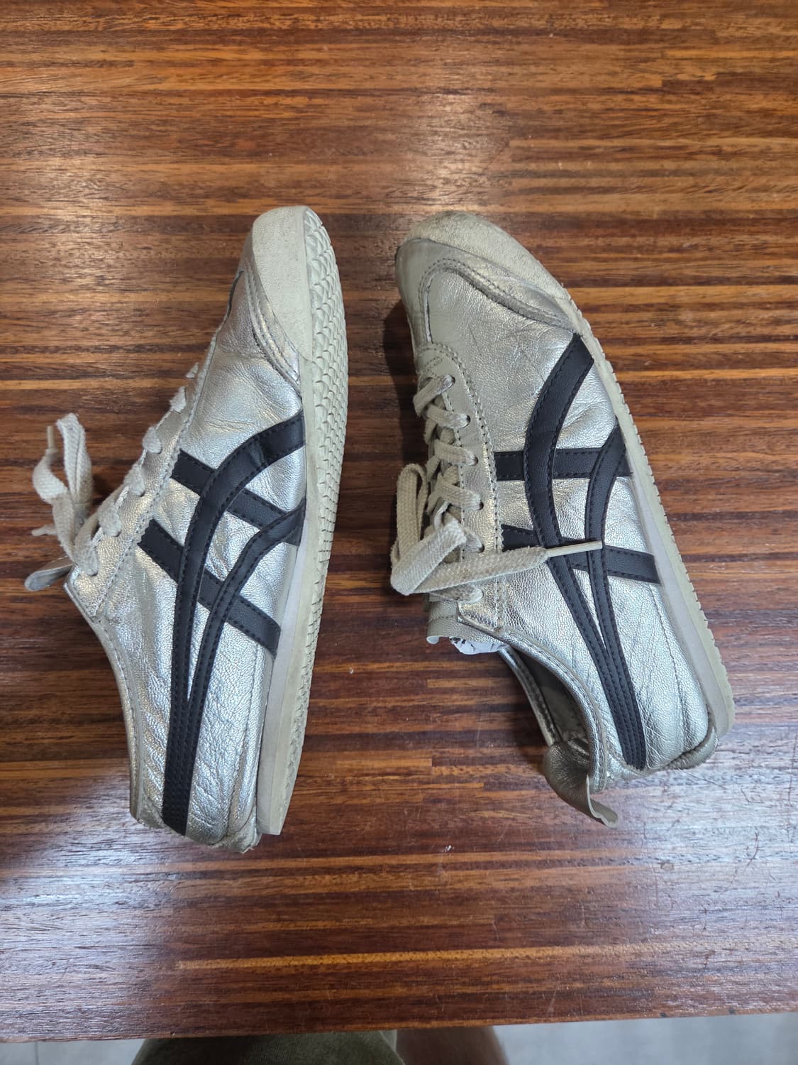 오니츠카 타이거 실버 240 상품이미지1
