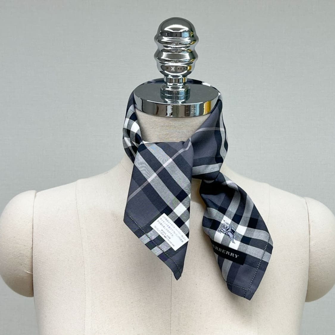 (새상품) burberry/ 버버리 쁘띠스카프 손수건 상품이미지7