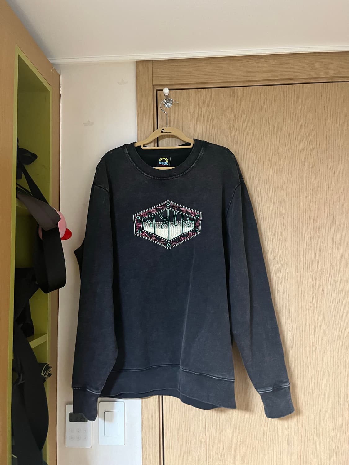 데우스 엑스 마키나 웨이브풀 애시드 크루 맨투맨 XL 상품이미지1