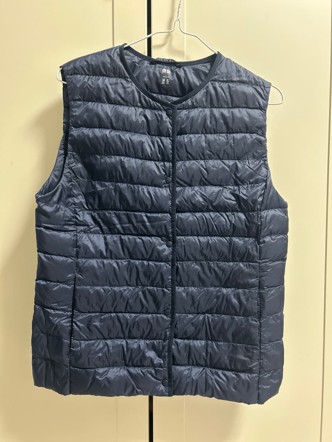 유니클로 경량패딩조끼 여성 L  상품이미지1