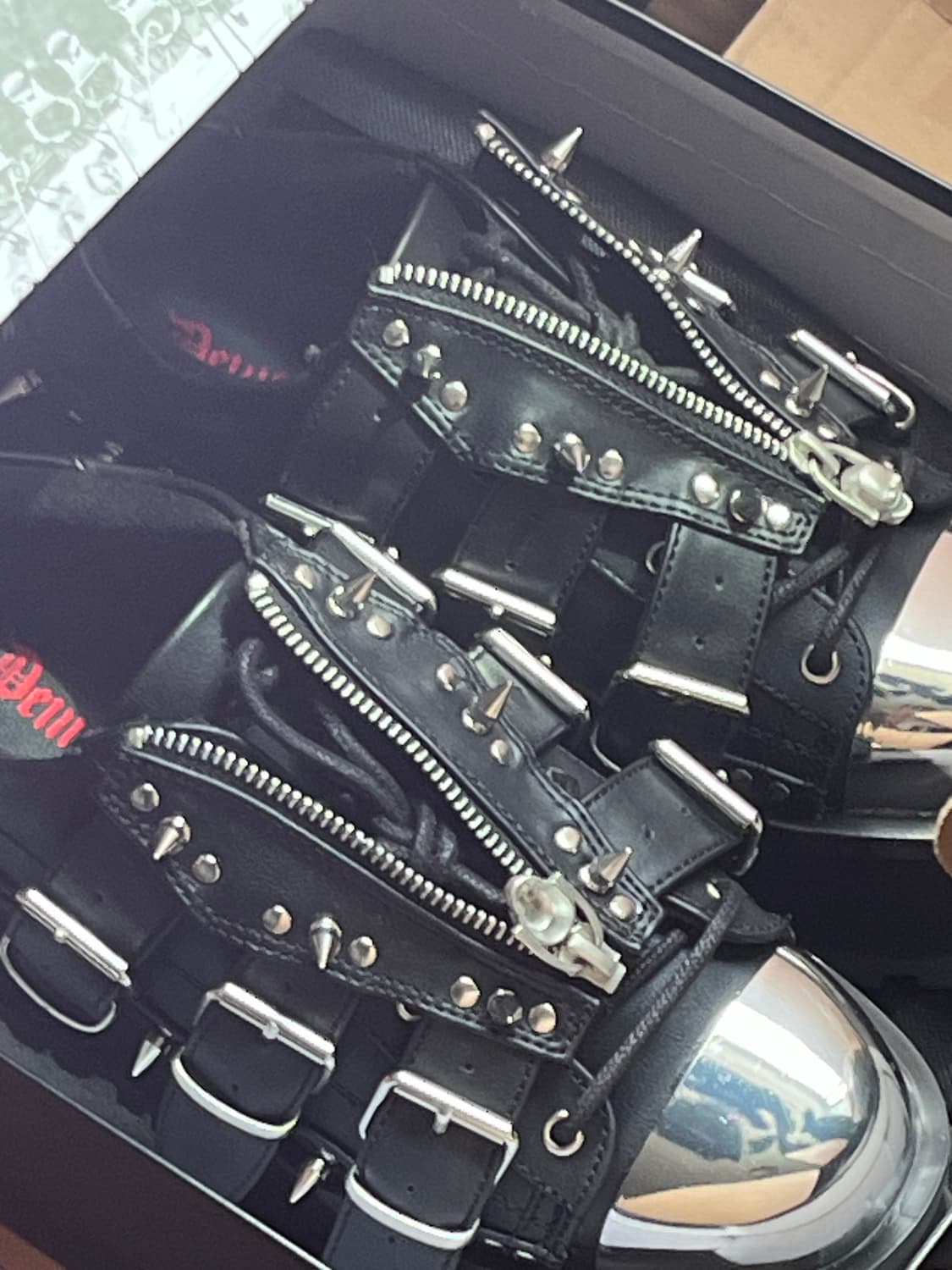 데모니아 스니커즈 상품이미지1