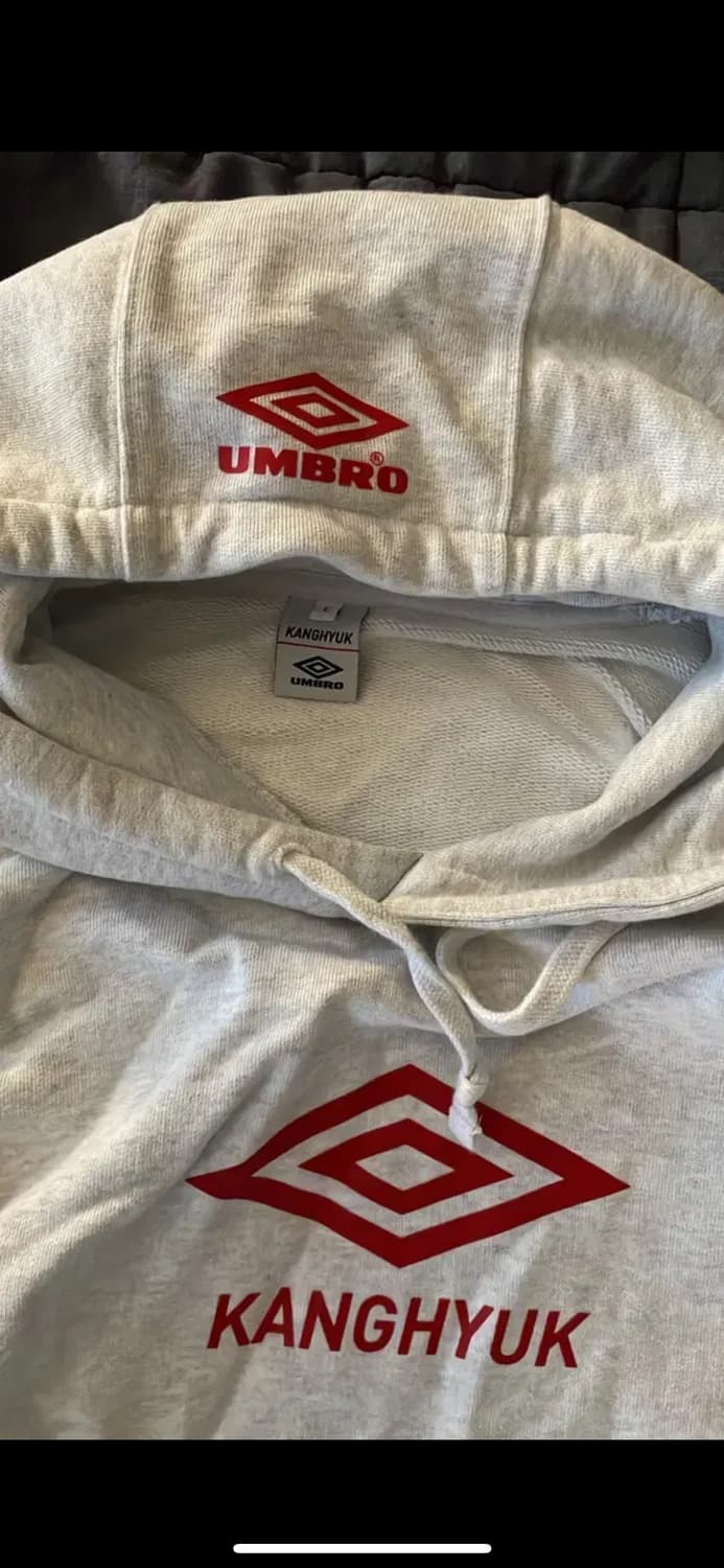 엄브로 X Kang Hyuk 후드티 L(100) 상품이미지3