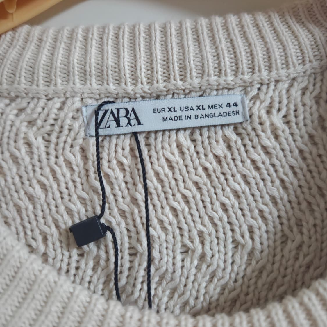 자라 컬러 배색 케이블 니트 스웨터 상품이미지5