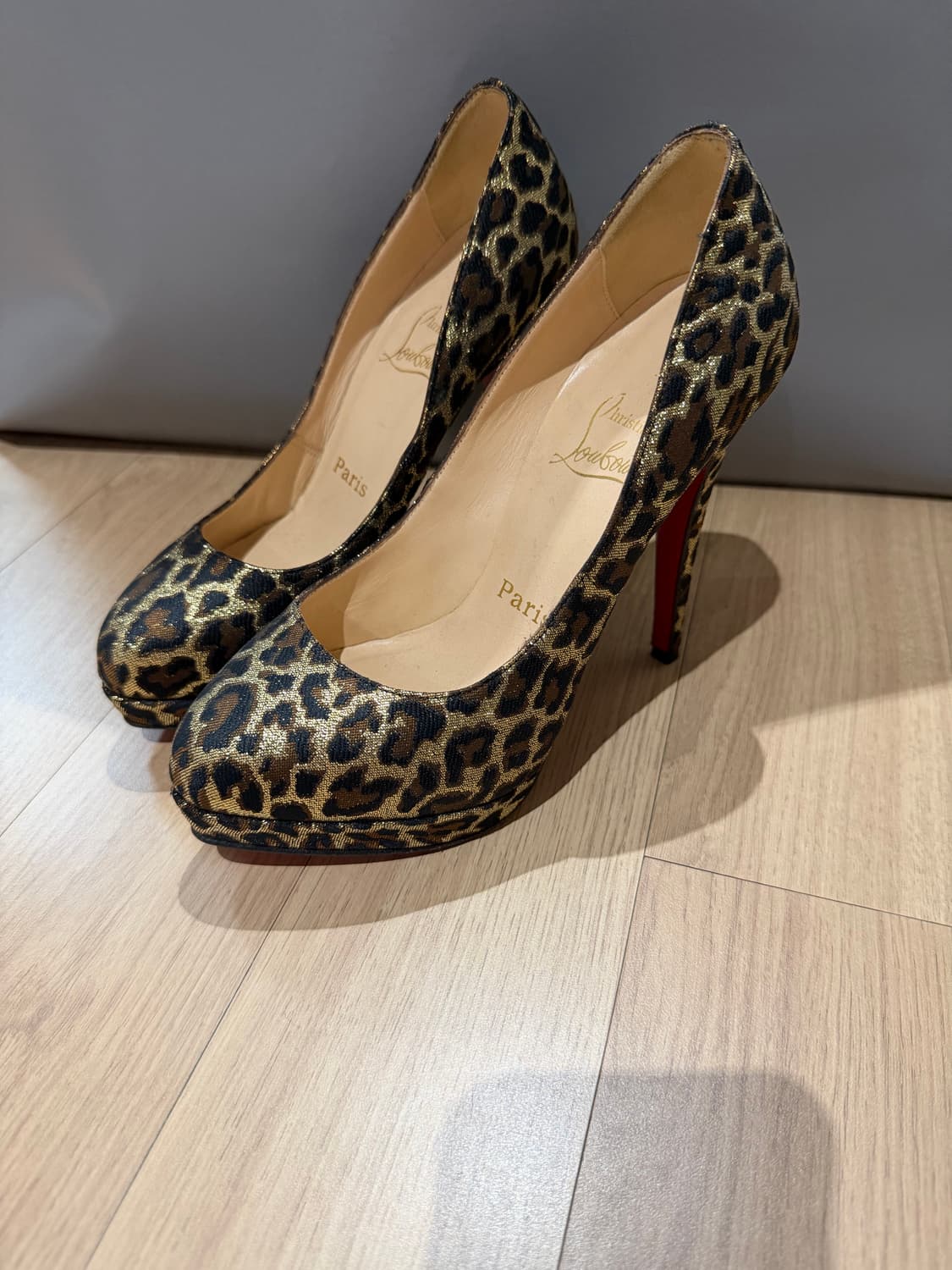 크리스찬루부탱 레오파드 힐 상품이미지2