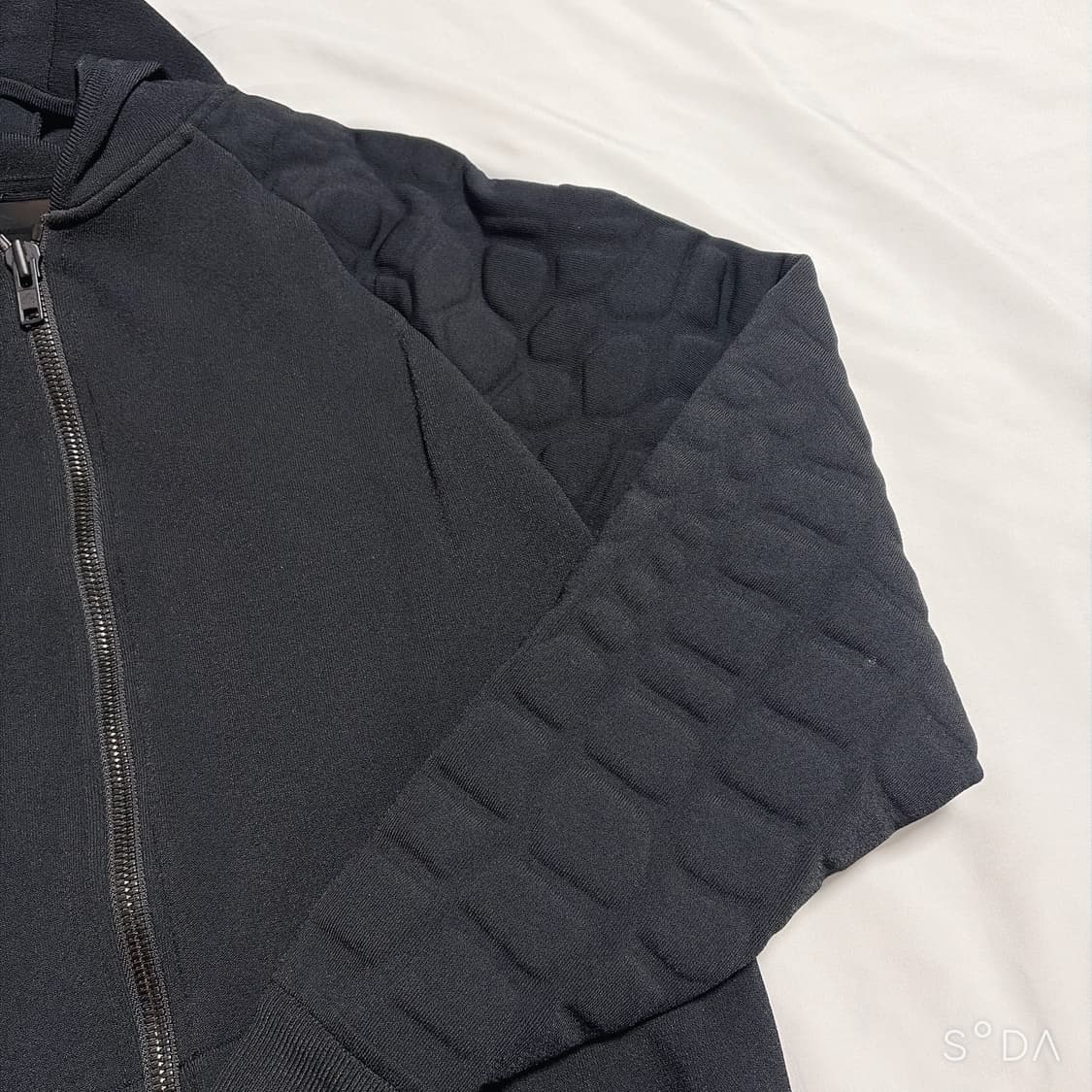 알렉산더왕 x h&m 엠보싱 후드집업 상품이미지6