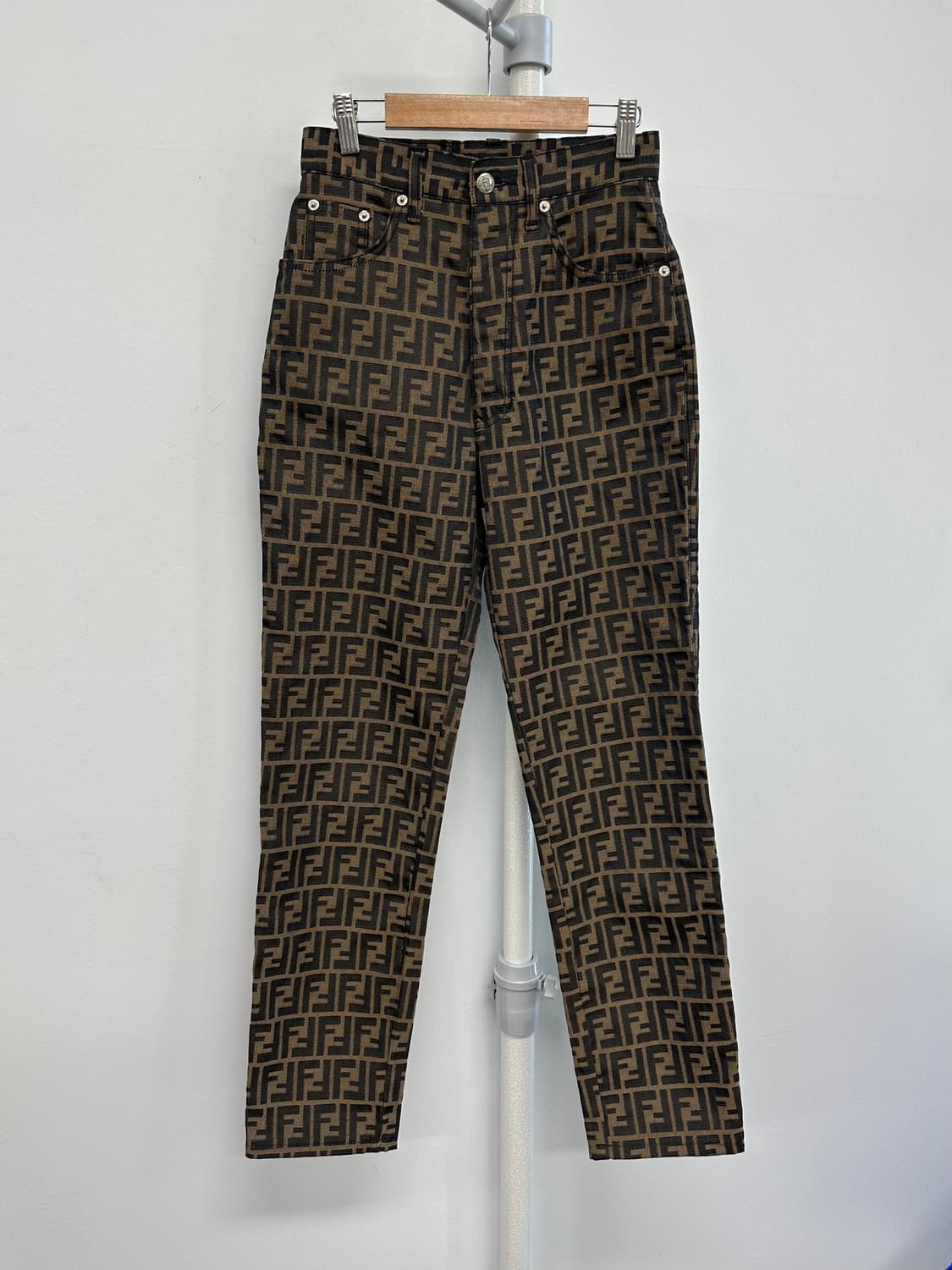 펜디 주카 로고 팬츠 상품이미지2