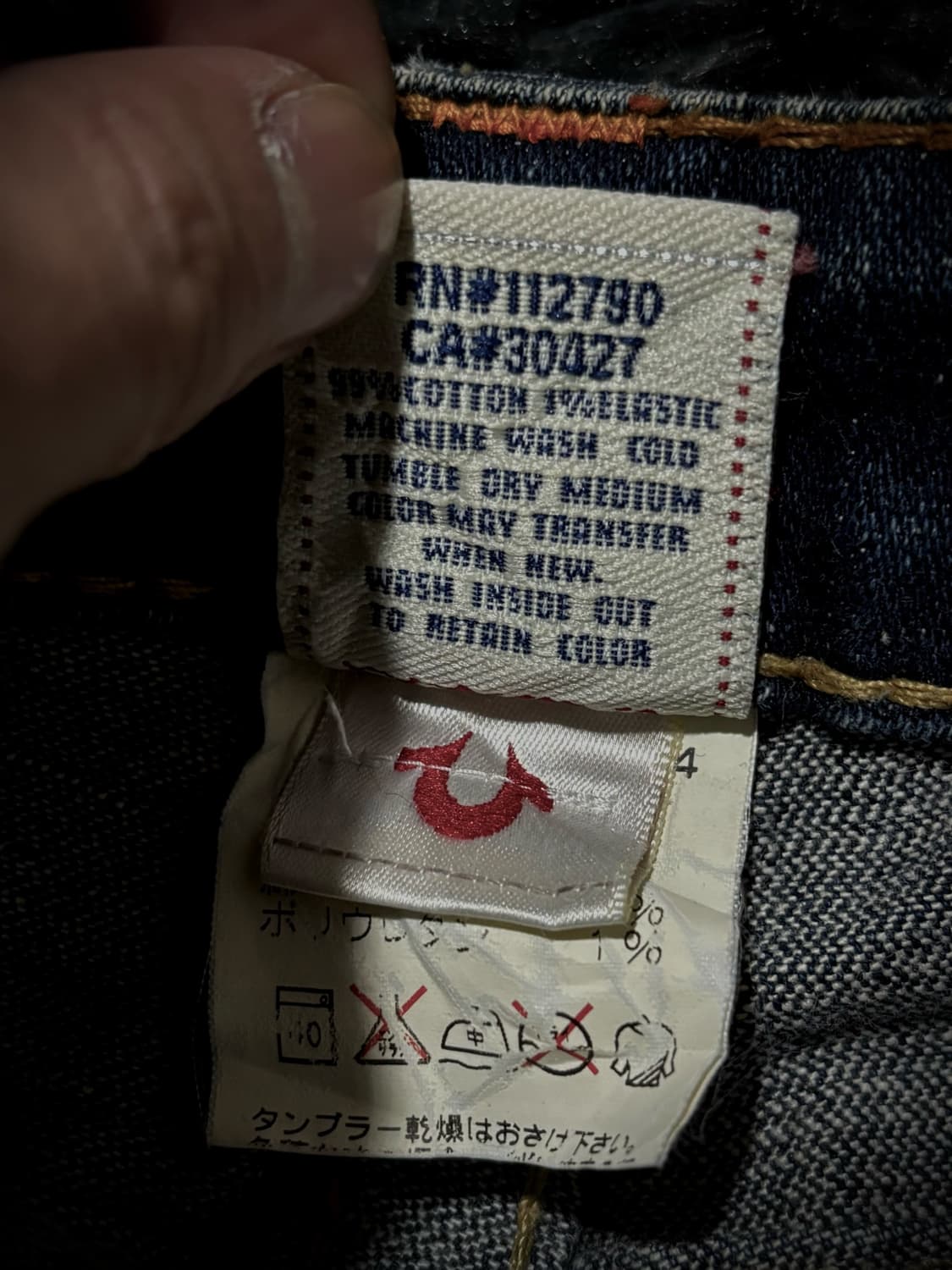 True Religion 화이트 스티치 백 포켓 디테일 부츠컷 데님팬츠 상품이미지10