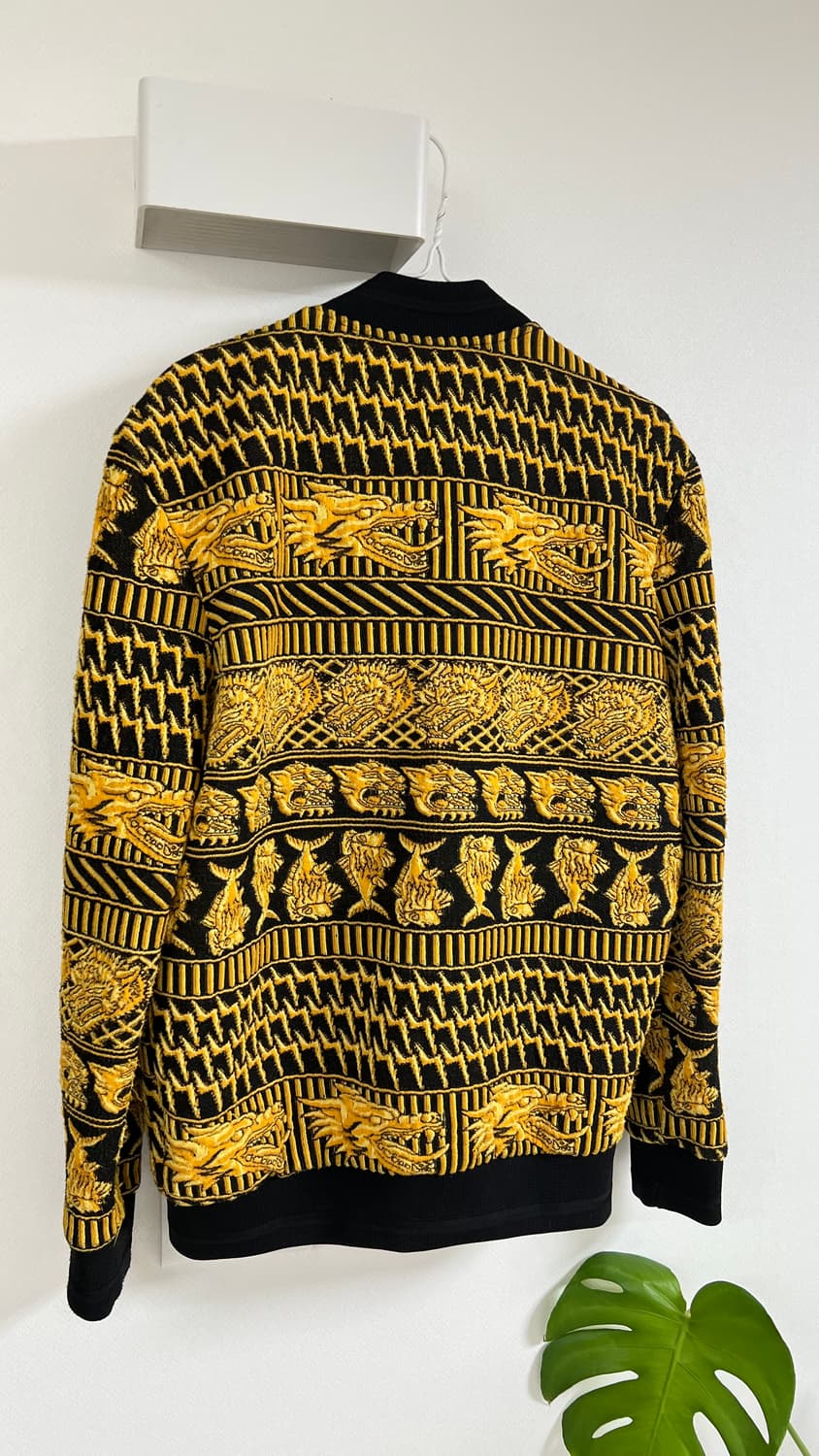 자라(Zara)의 블랙 앤 옐로우 드래곤 자수 봄버 재킷 상품이미지2