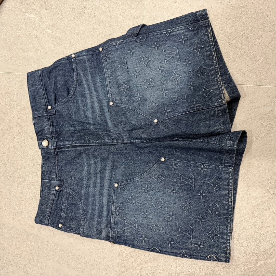 루이비통 데님 워크웨어 쇼츠 인디고 상품이미지1