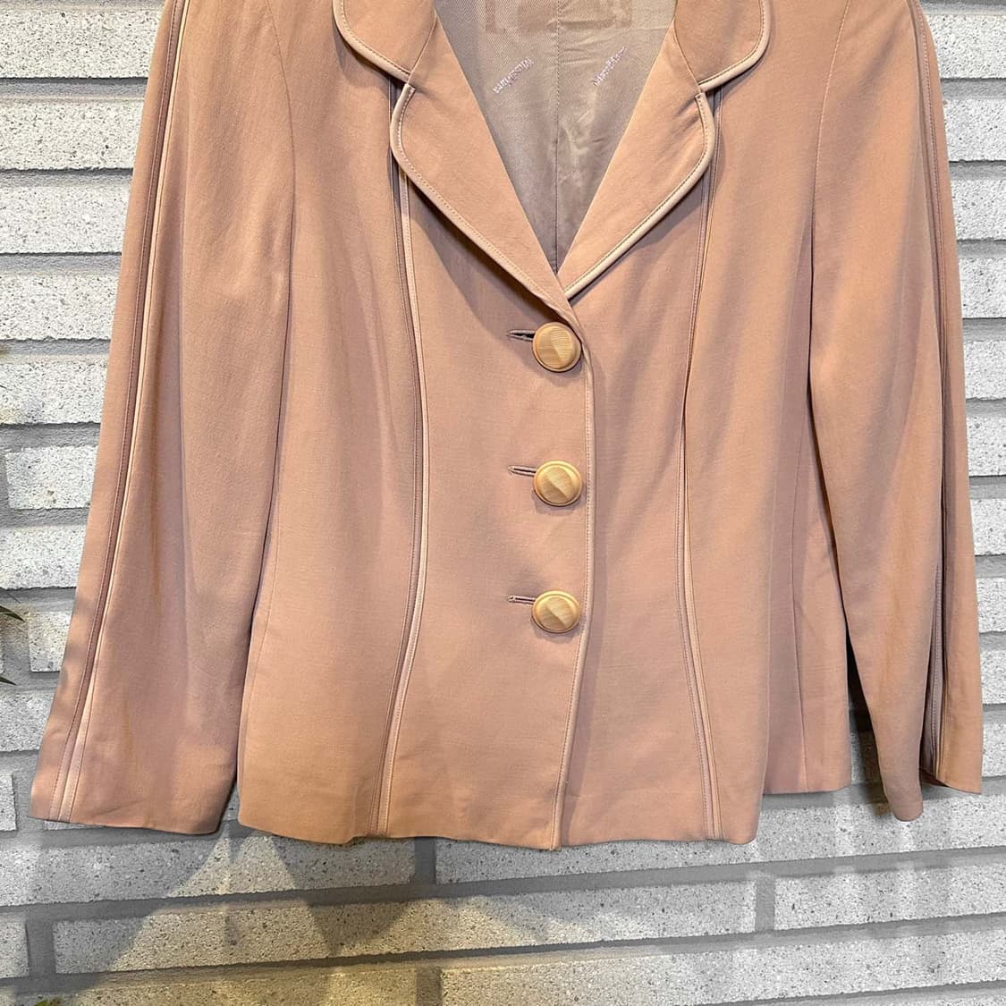 막스마라 싱글 블레이저 자켓 파이핑 쓰리버튼 디테일 핑크 상품이미지4