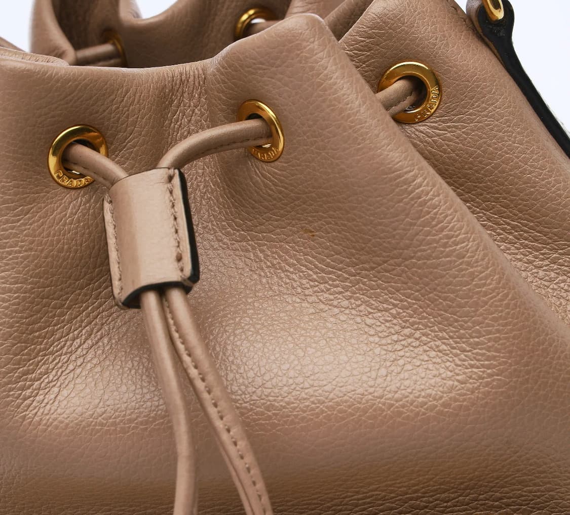 [A급] 프라다 카프스킨 소프트 레더 버킷백 숄더백 판매합니다!!! 상품이미지5