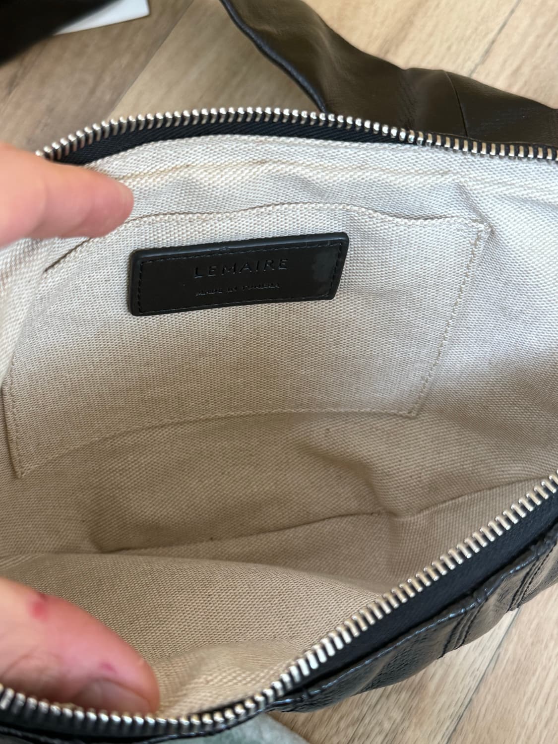 르메르 스몰 크루아상백 코티드 코튼 블랙 상품이미지2