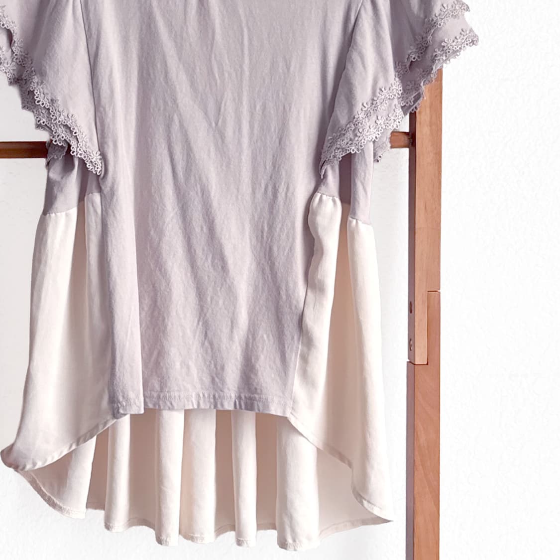  [AXES FEMME] 안개빛 레이스 플레어 블라우스 상품이미지3