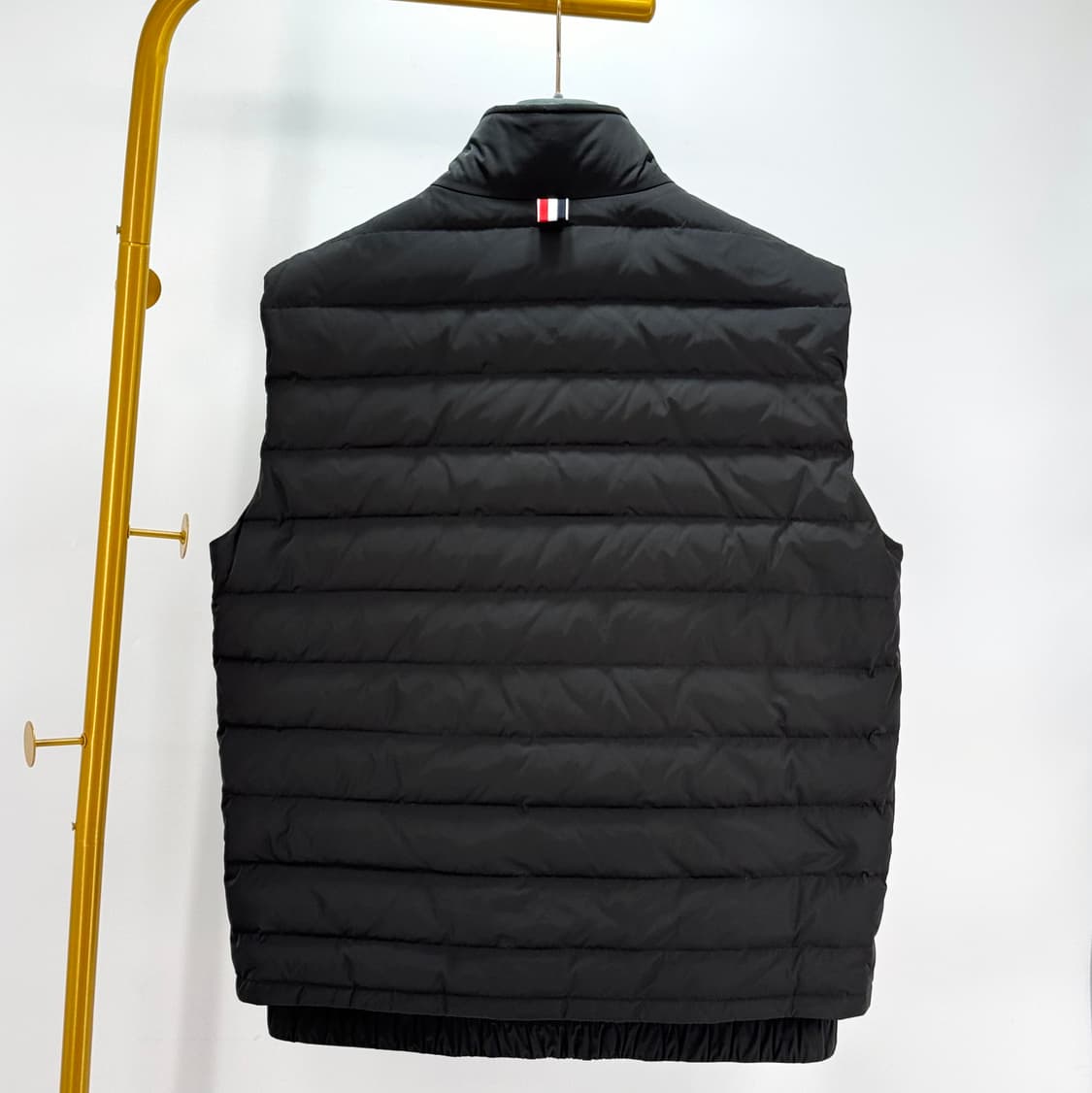 [3사이즈] 톰브라운 사선 조끼 패딩 베스트 (MVD024X) 상품이미지4