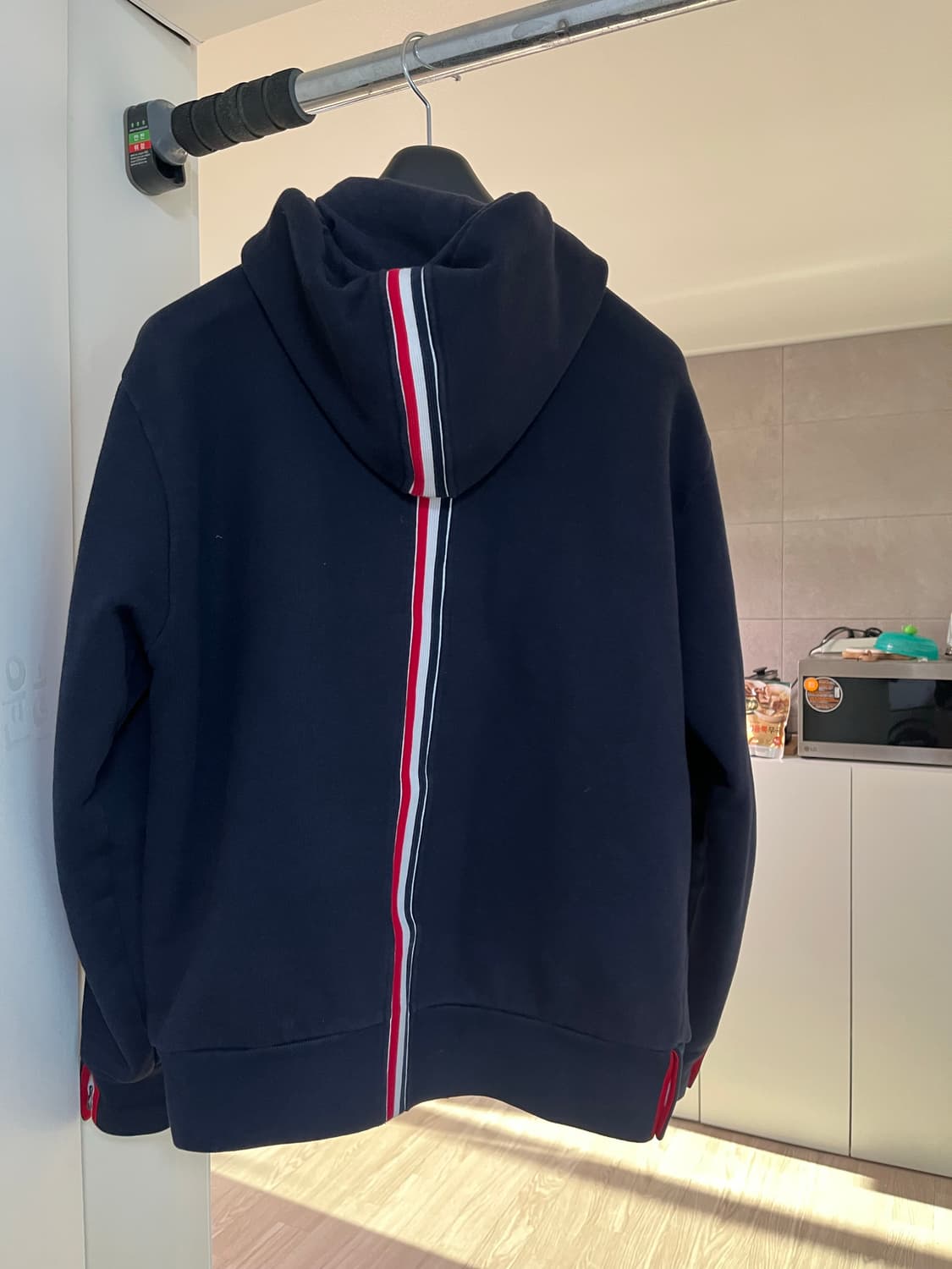 톰브라운 백삼선 후드집업 2size 상품이미지3