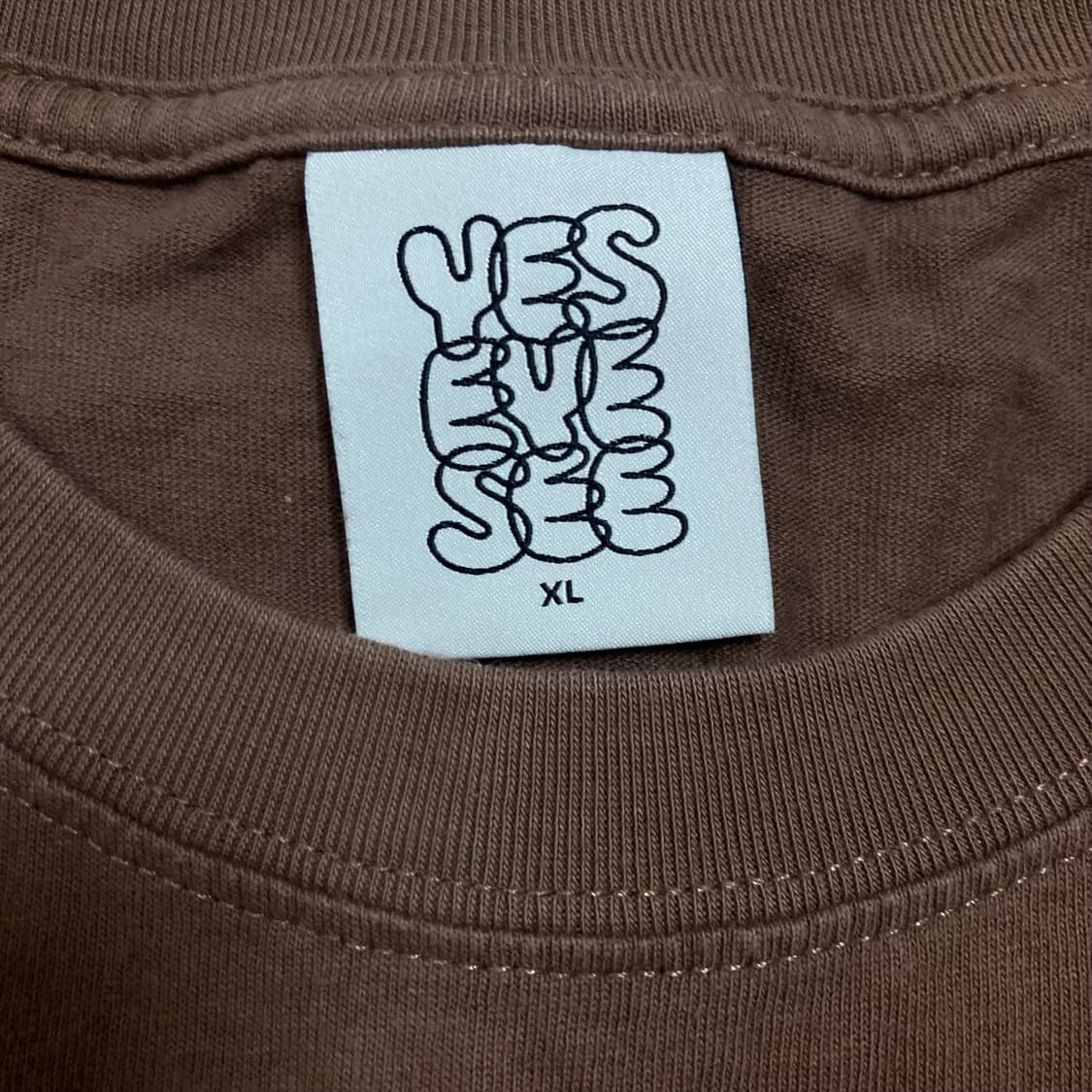 예스아이씨 프린팅 빅로고 브라운 반팔티 상품이미지3