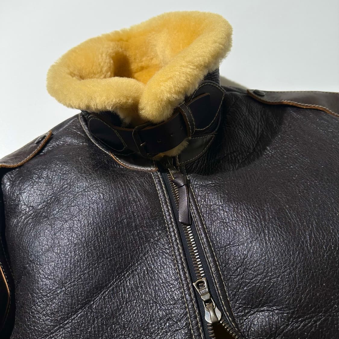 디아프바인 B-3 시어링 홀스하이드 무통 무스탕 봄버 자켓 상품이미지5