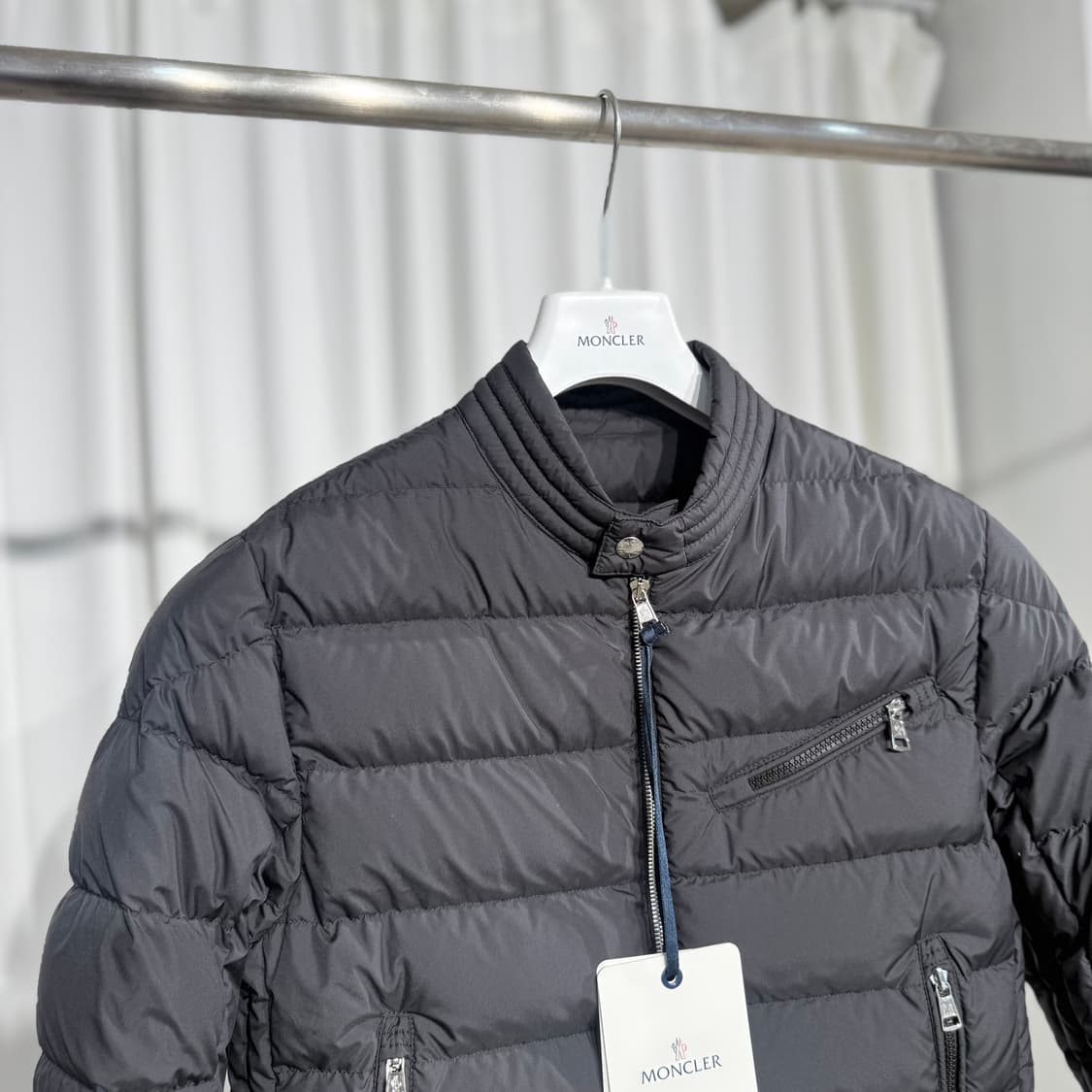 [정품][새상품] 몽클레르 오띠 쇼트 다운 패딩 2사이즈 상품이미지2