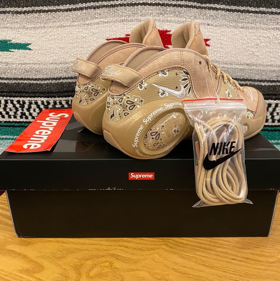 새상품 슈프림 나이키 에어줌 플라이트 95 페이즐반다나 상품이미지10