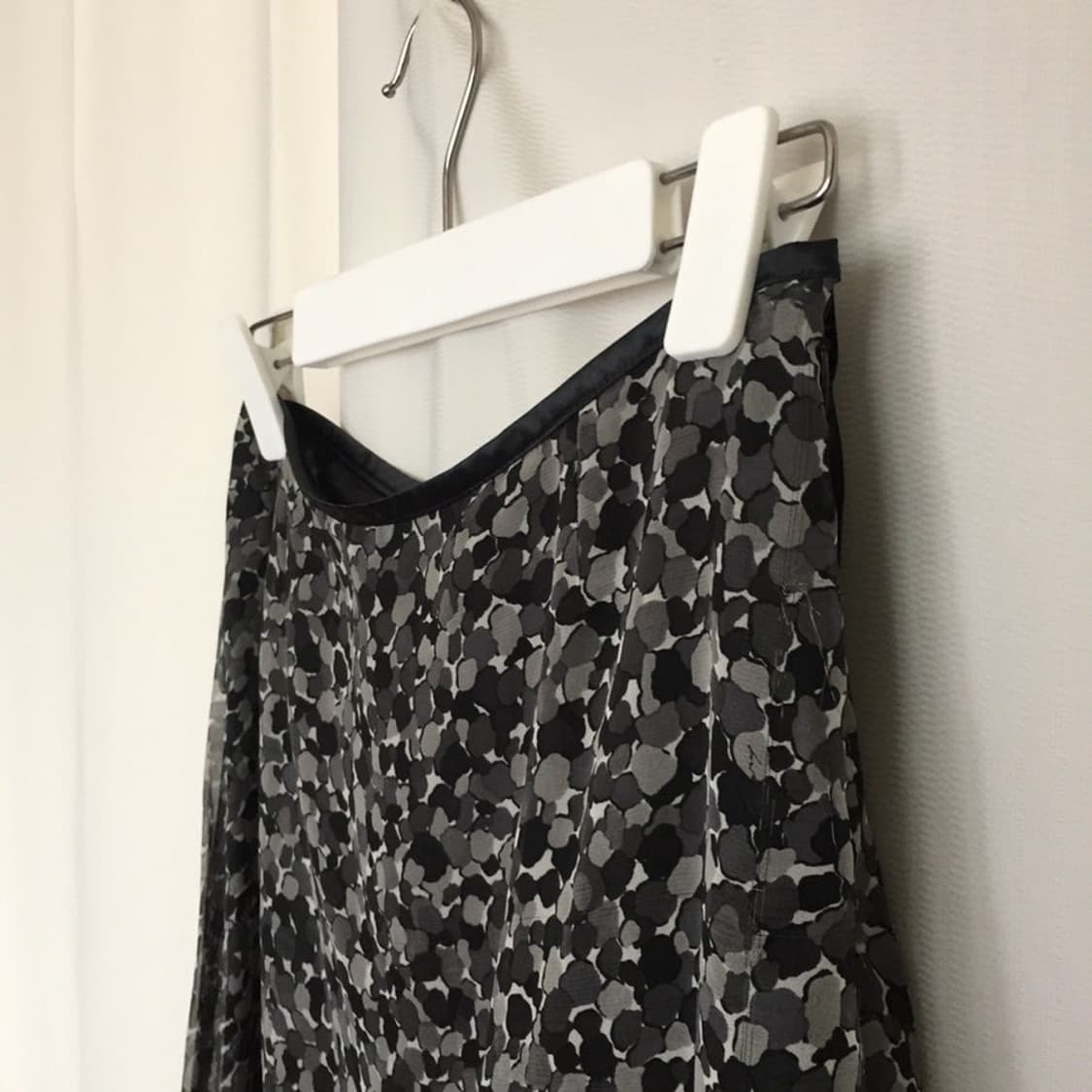 648. colorless black chiffon midi SK 상품이미지3