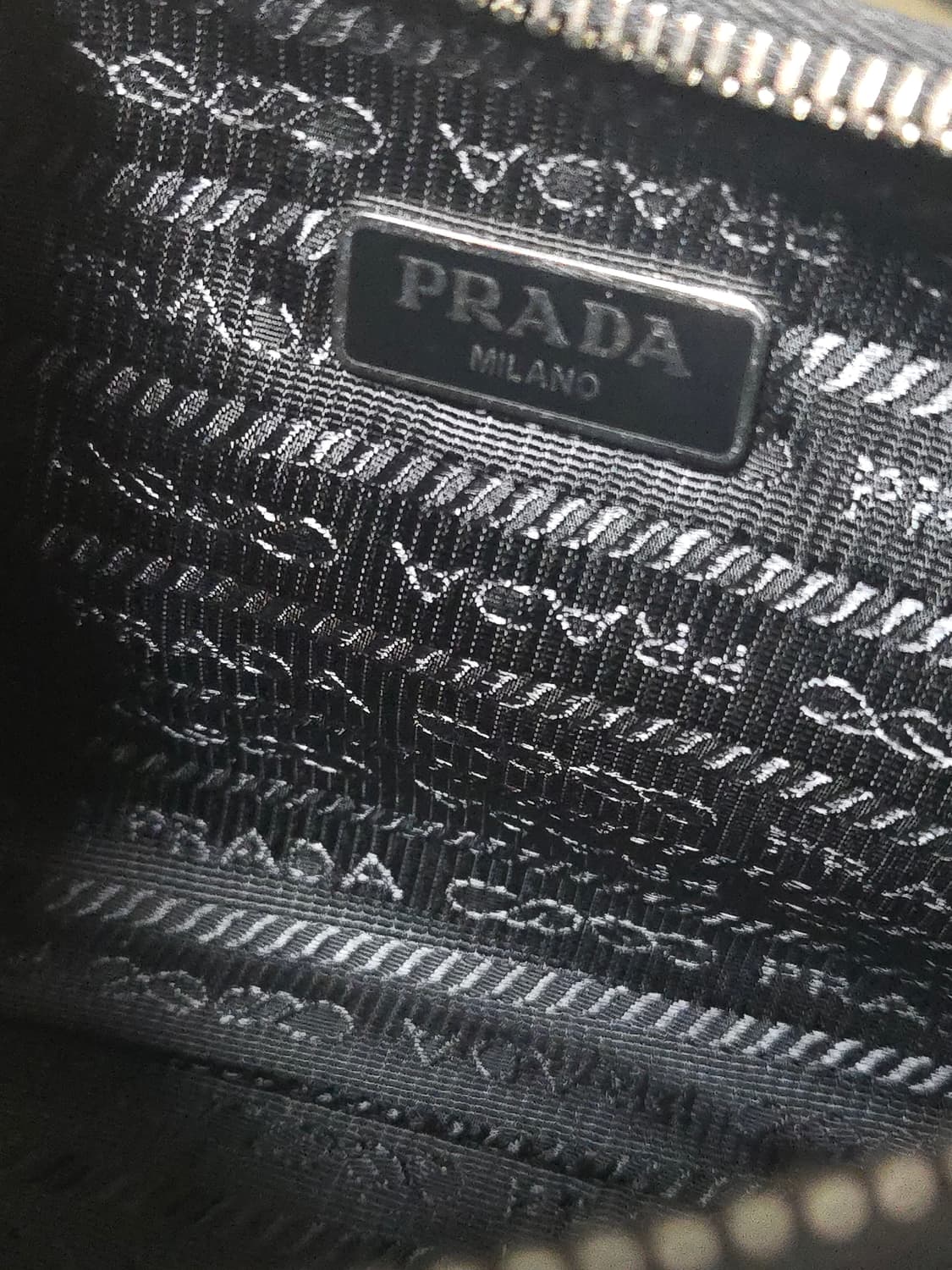 프라다 리에디션 2005 리나일론 호보백 상품이미지4