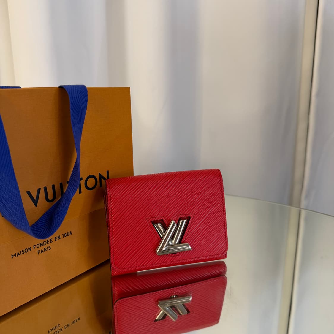 루이비통 트위스트 3단 반지갑 상품이미지2