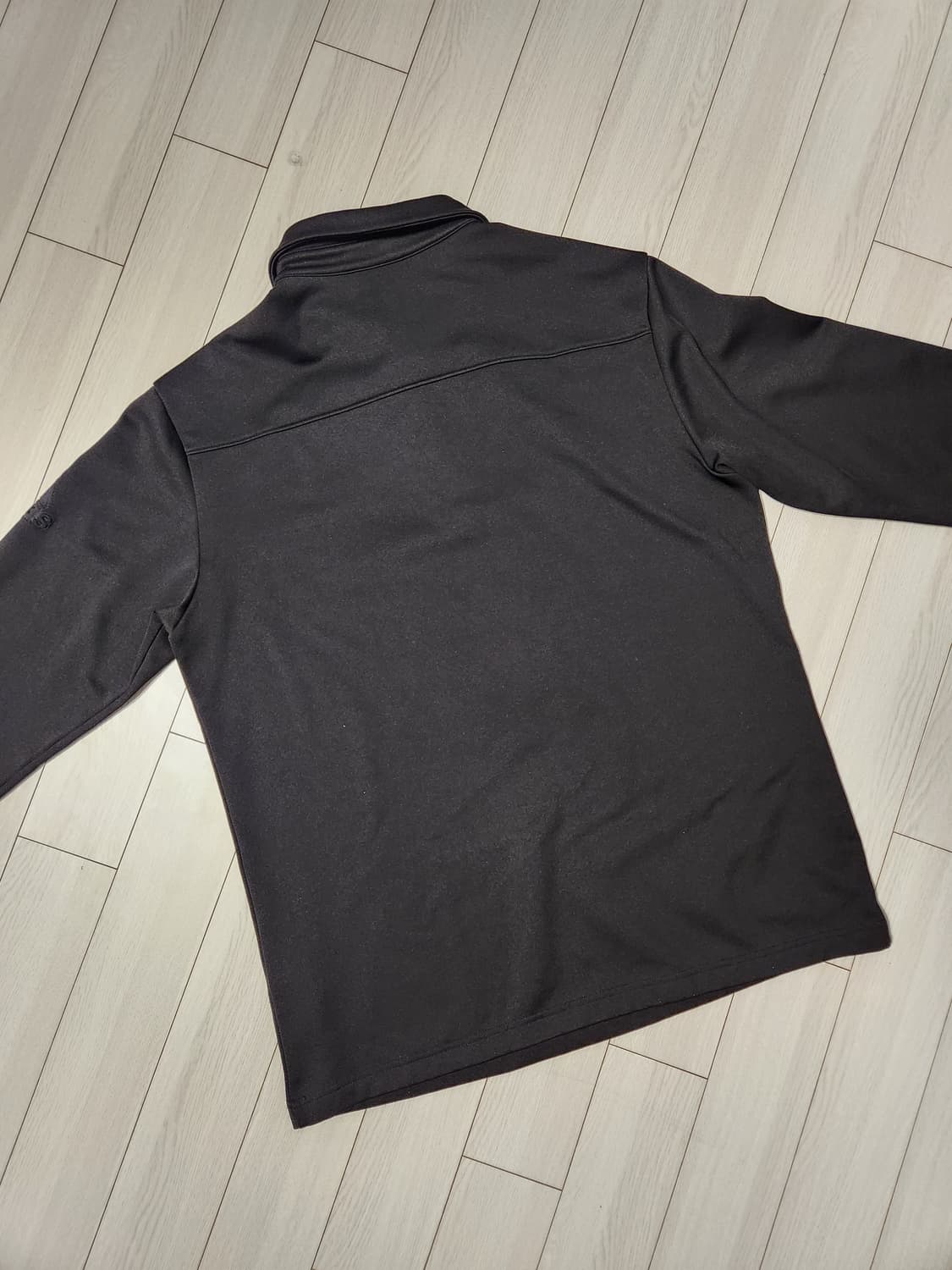 아디다스 카라 폴로 기모 긴팔티(새상품급)2XL


오염 하자 없이 깨끗 상품이미지5