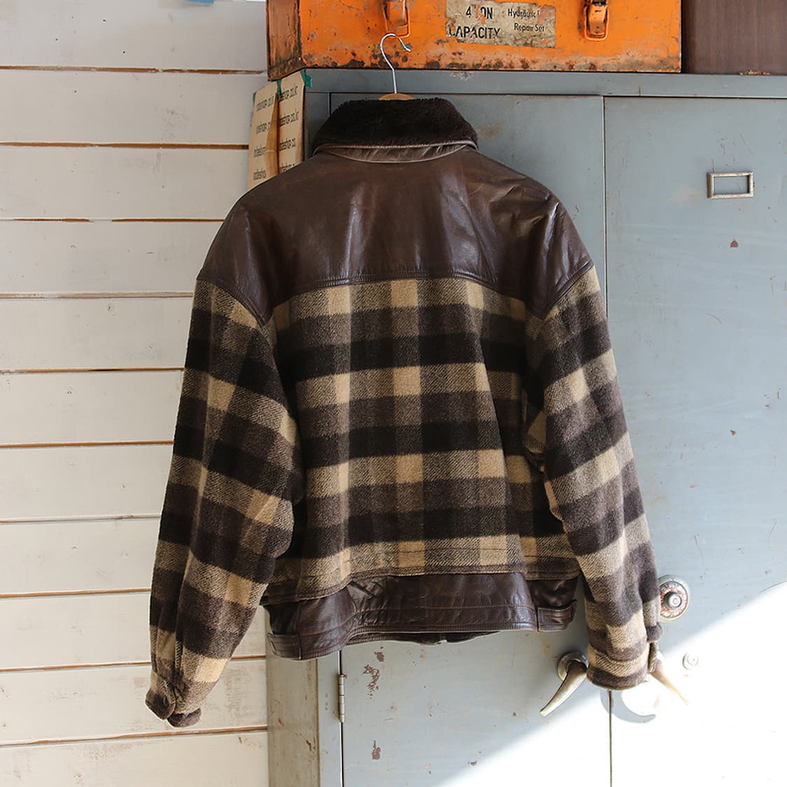 (착용컷) BOSTON 플란넬 체크 레더 자켓 (남성용 103) 상품이미지2