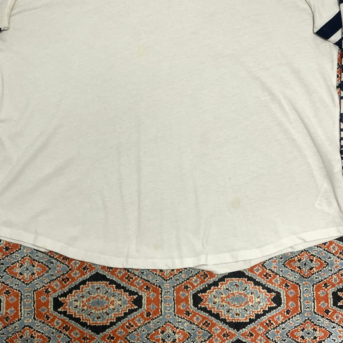 아베크롬비 사이드로고 화이트 긴팔티셔츠 남성XL  상품이미지3