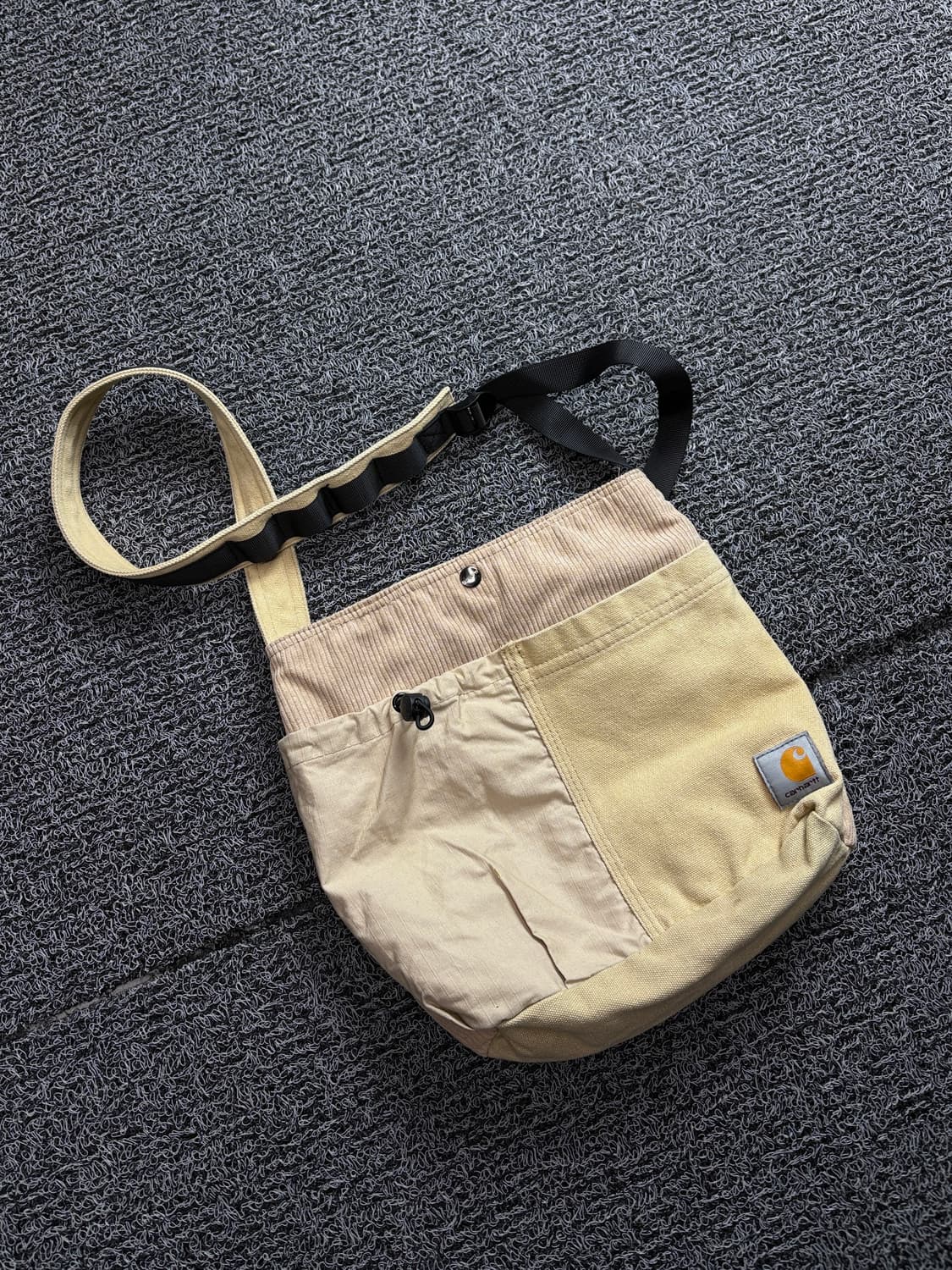 칼하트 wip 델타 스타프 캔버스 크로스 토트백 2267 상품이미지1