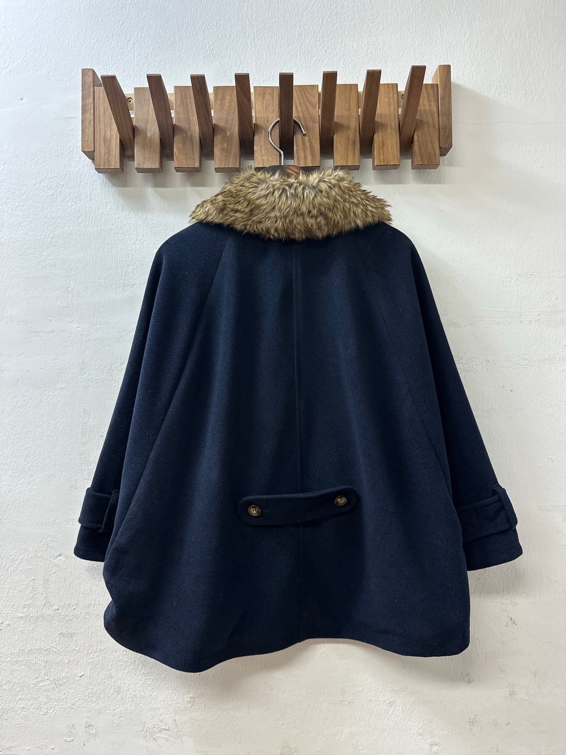 일본빈티지 칼라(탈부착가능) 퍼 디테일 케이프 코트  상품이미지4