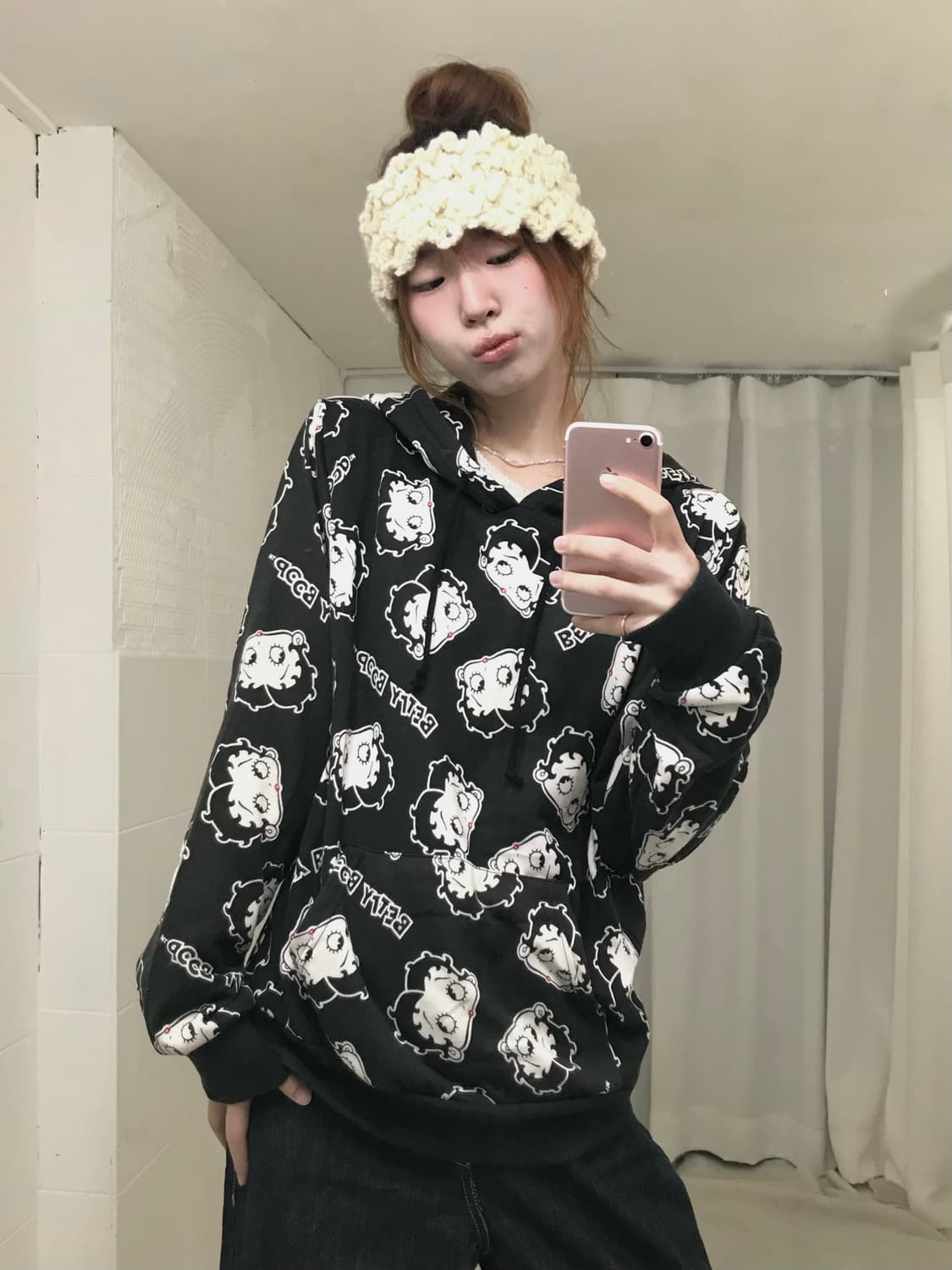 베티붑 블랙 패턴 기모 후드티 상품이미지2