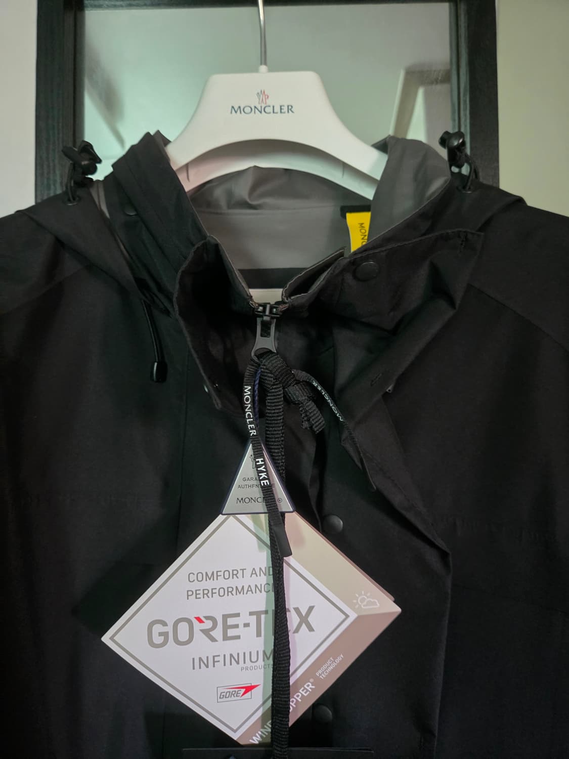 몽클레어 X HYKE 고어텍스 자켓 블랙 상품이미지2