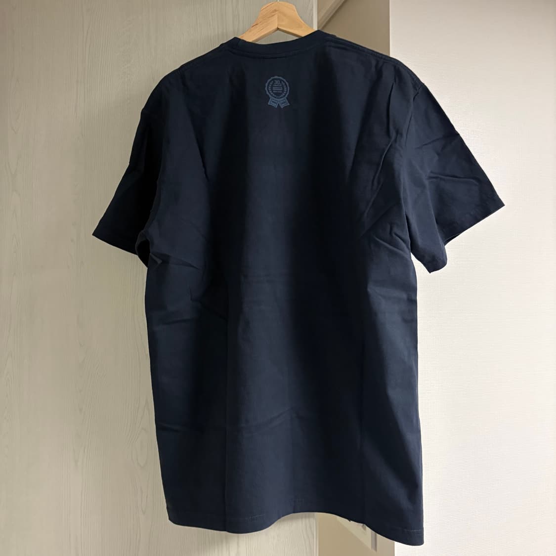 [L] 슈프림 30주년 티셔츠 네이비 상품이미지4