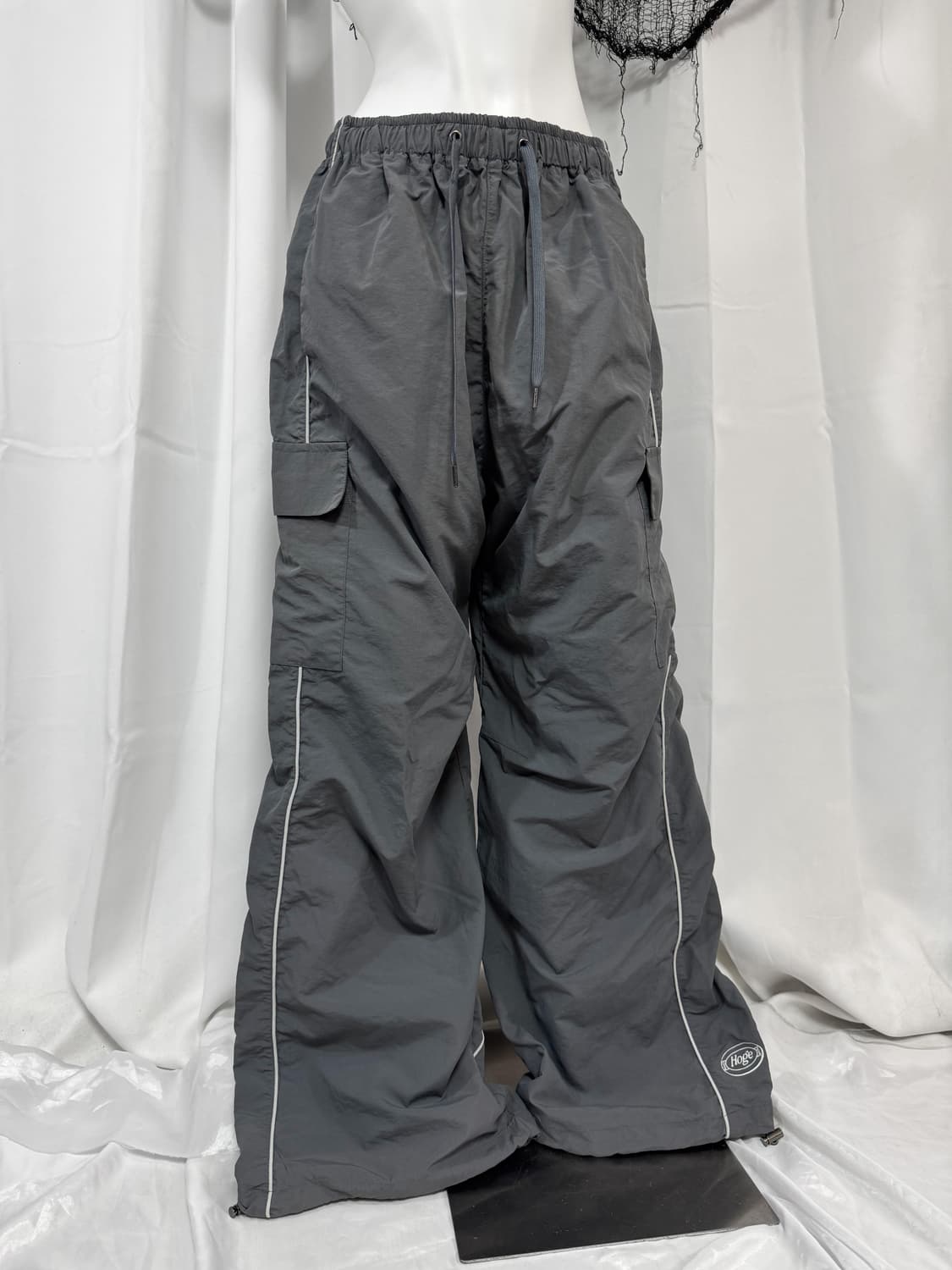 gray nylon track pants 상품이미지2