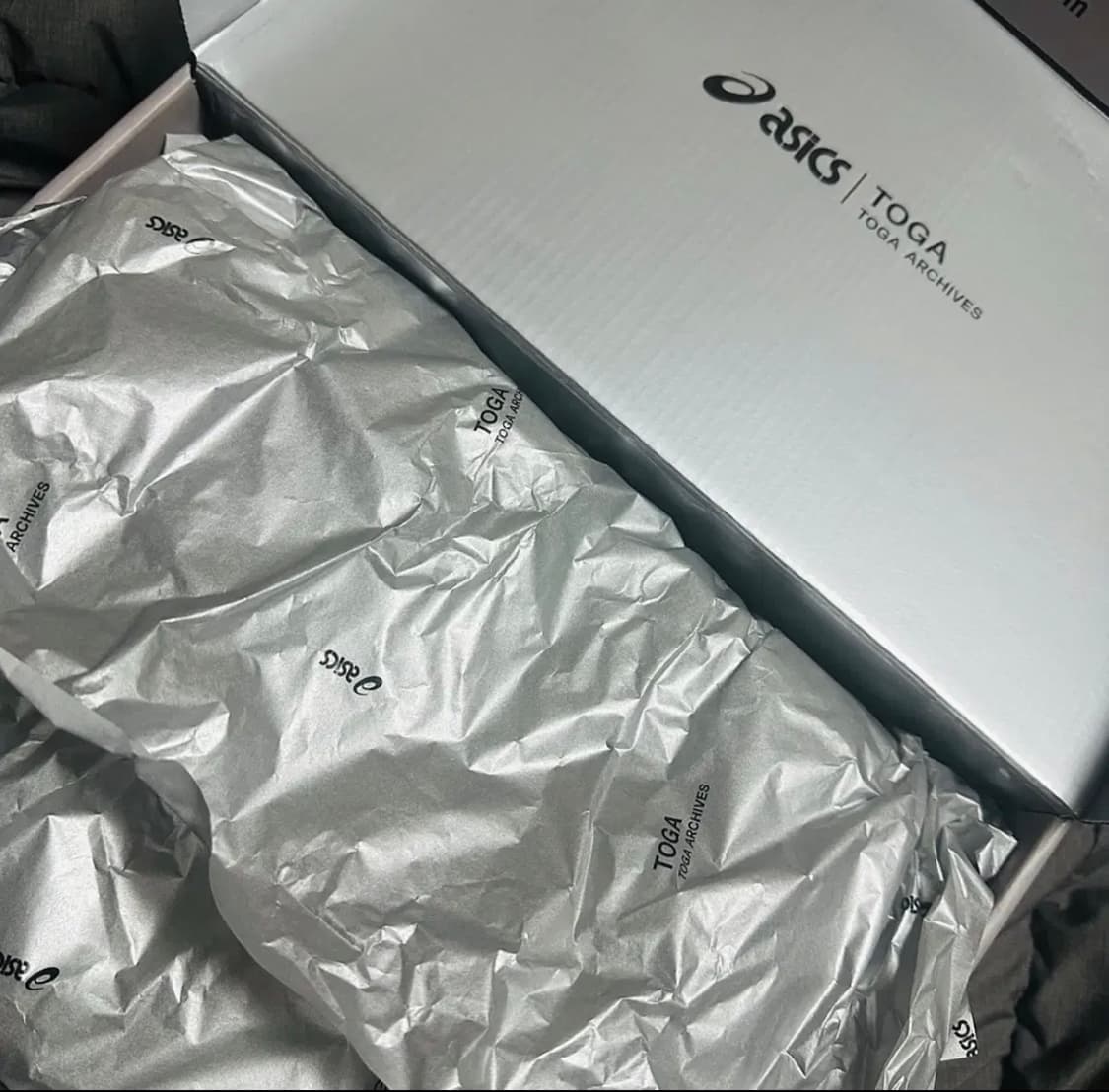 아식스 x 토가 젤 큐물러스 16 TG 화이트 레드 퓨어 실버 상품이미지4